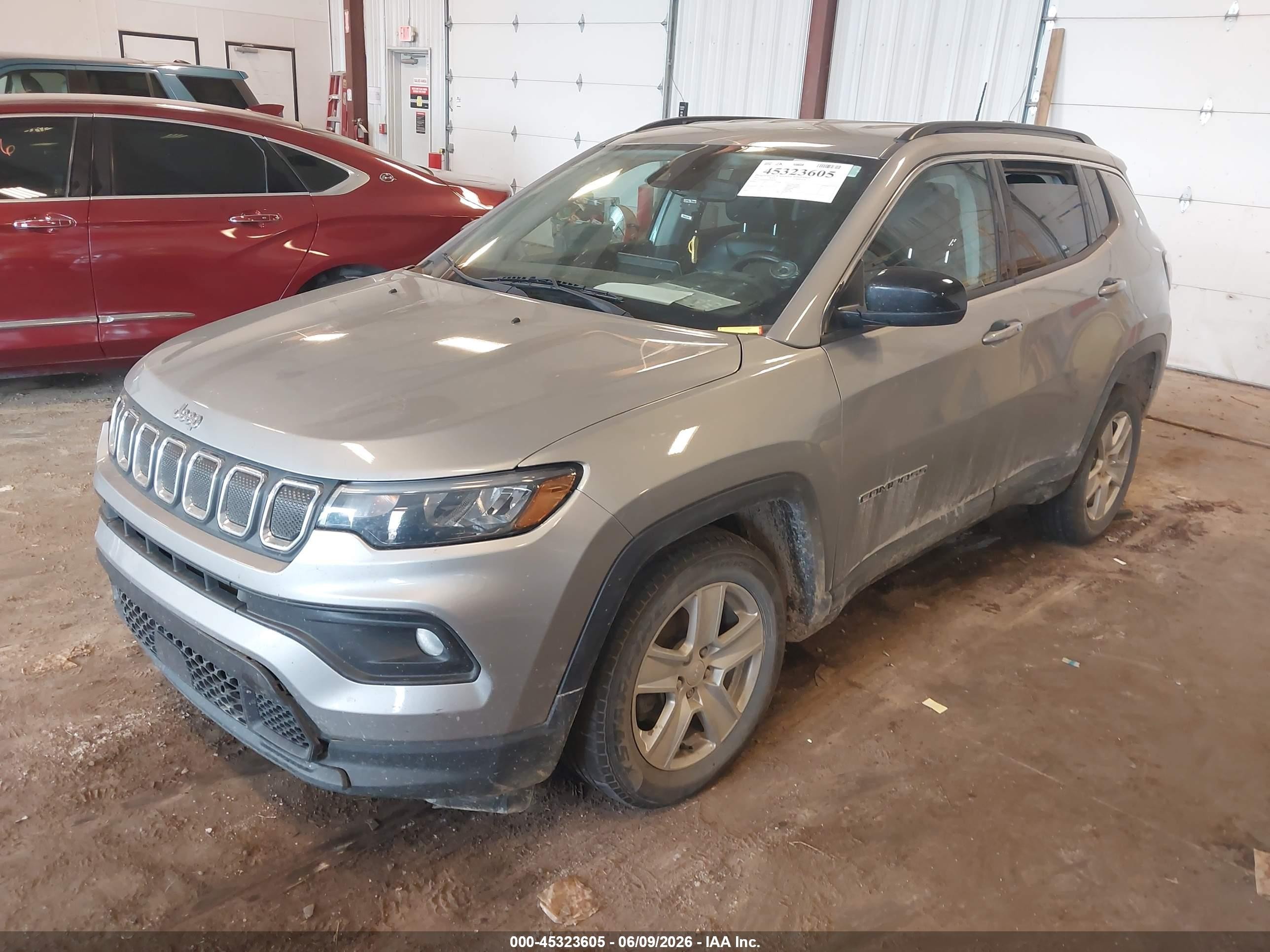 2022 Jeep Compass Latitude 4x4 Gray vin: 3C4NJDBB6NT181933