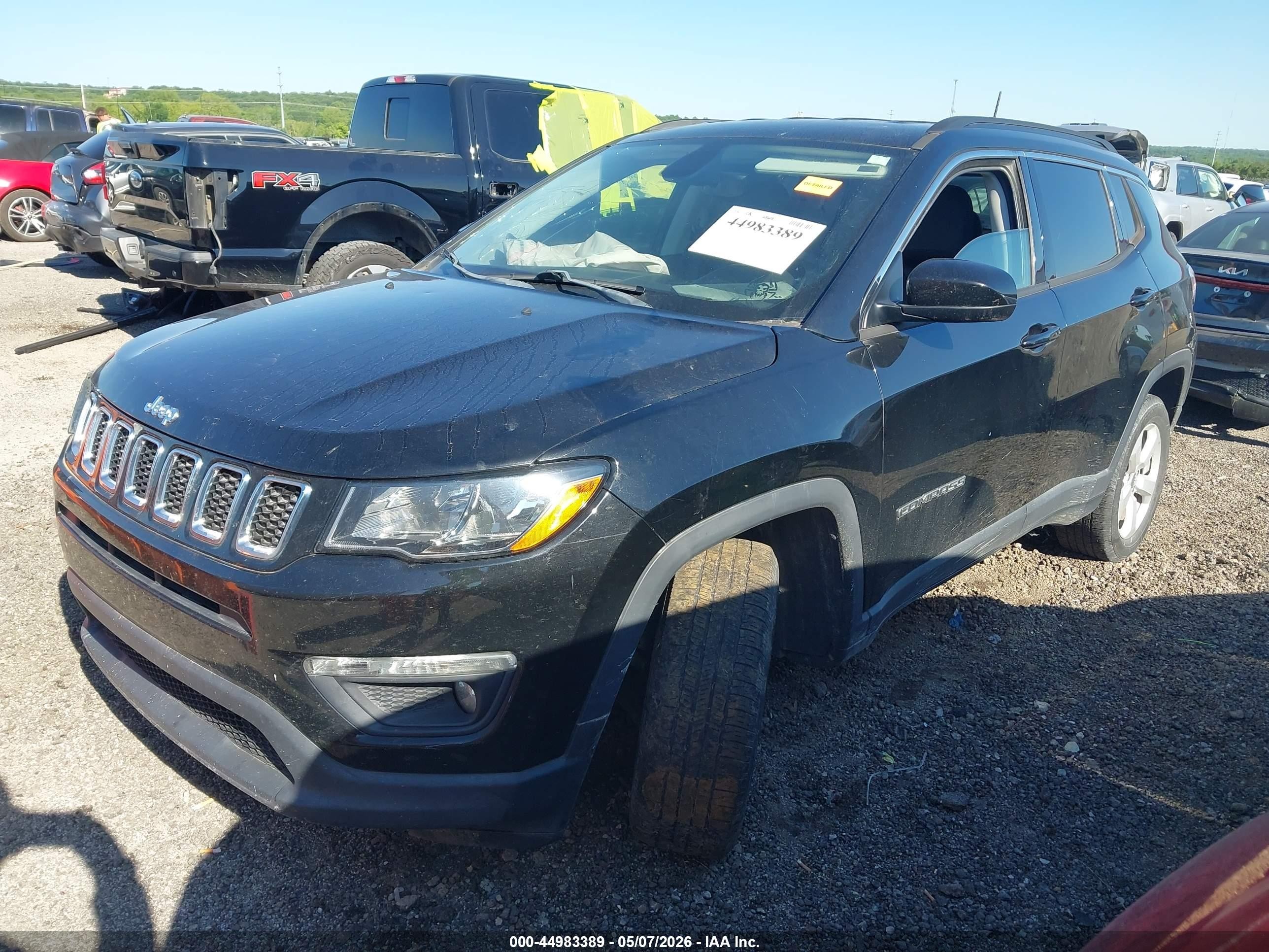 2017 Jeep New Compass Latitude 4x4 Черный vin: 3C4NJDBB7HT692393