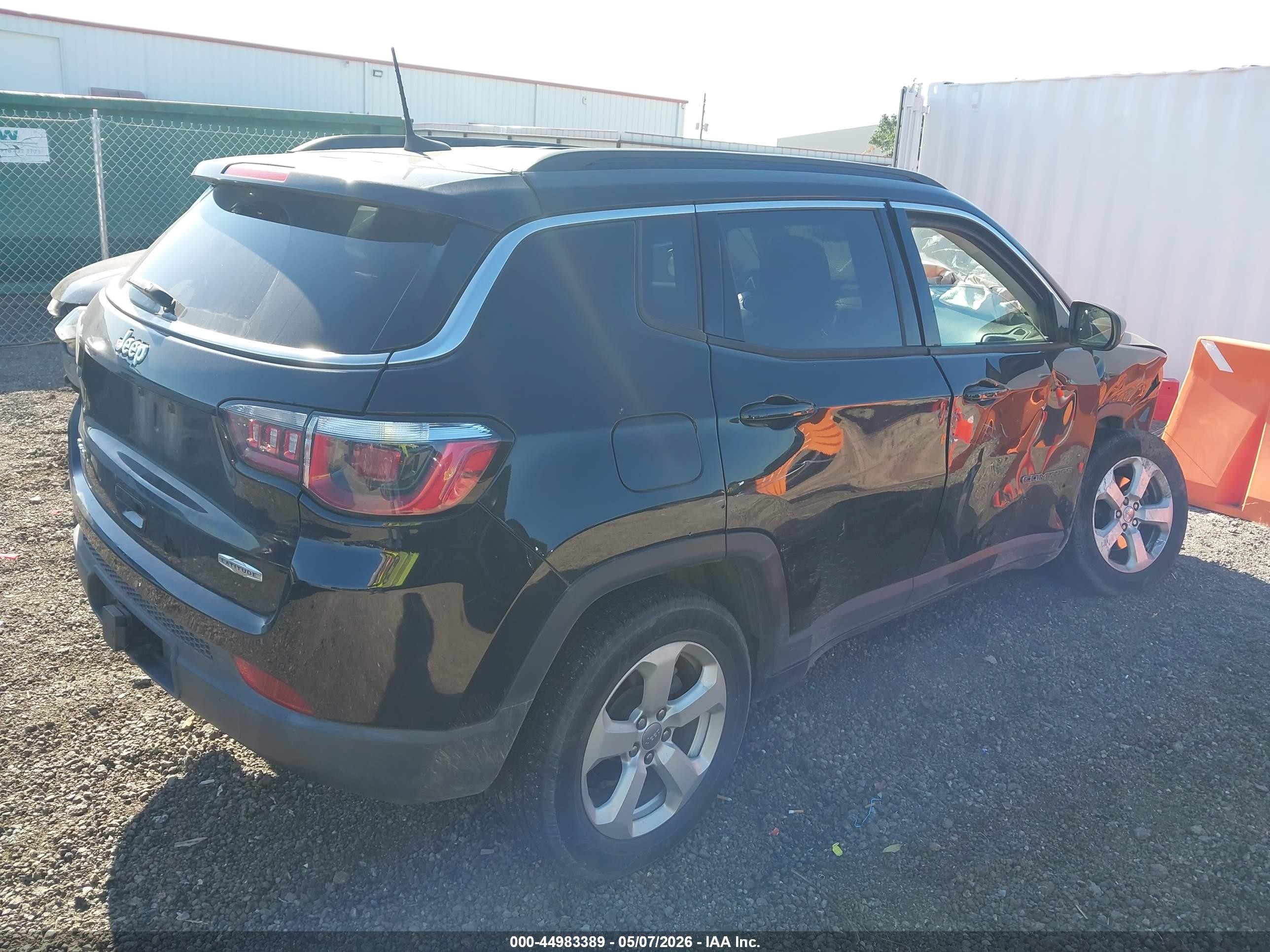 2017 Jeep New Compass Latitude 4x4 Черный vin: 3C4NJDBB7HT692393