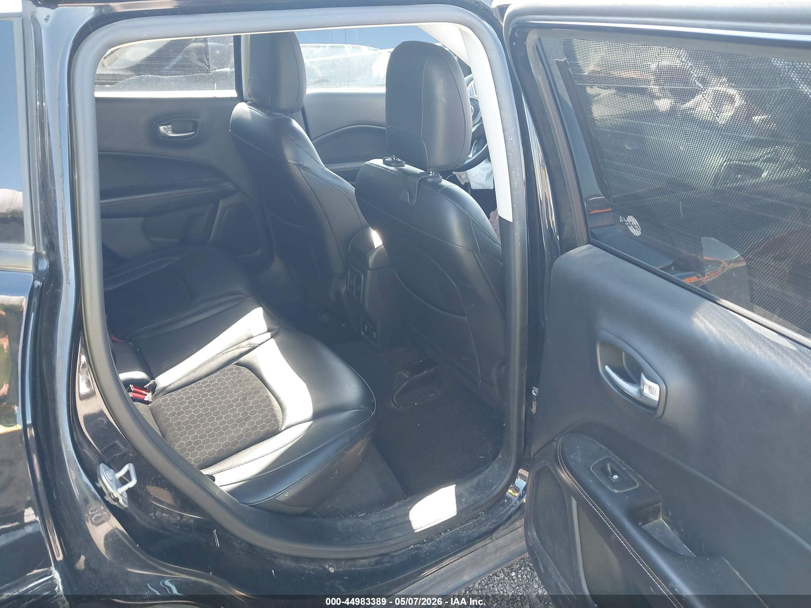 2017 Jeep New Compass Latitude 4x4 Черный vin: 3C4NJDBB7HT692393