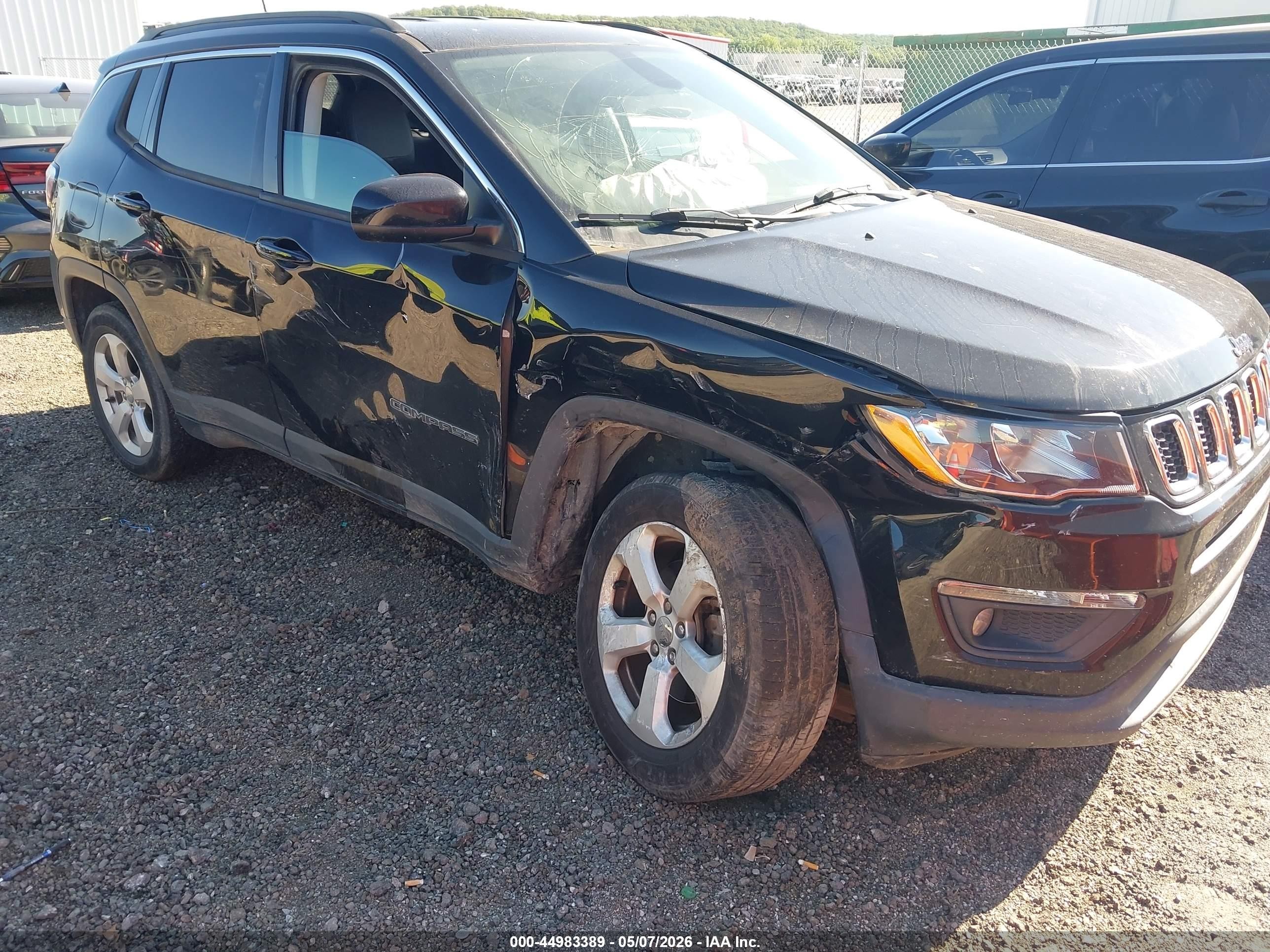 2017 Jeep New Compass Latitude 4x4 Черный vin: 3C4NJDBB7HT692393