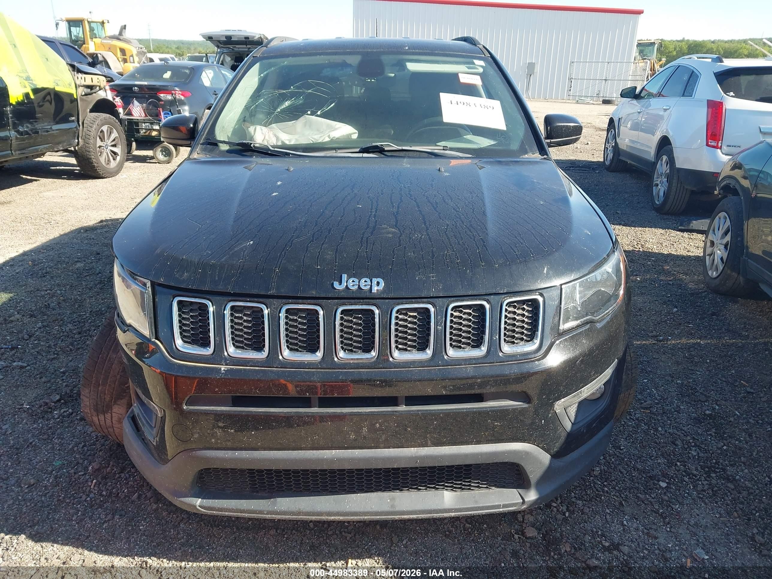 2017 Jeep New Compass Latitude 4x4 Черный vin: 3C4NJDBB7HT692393