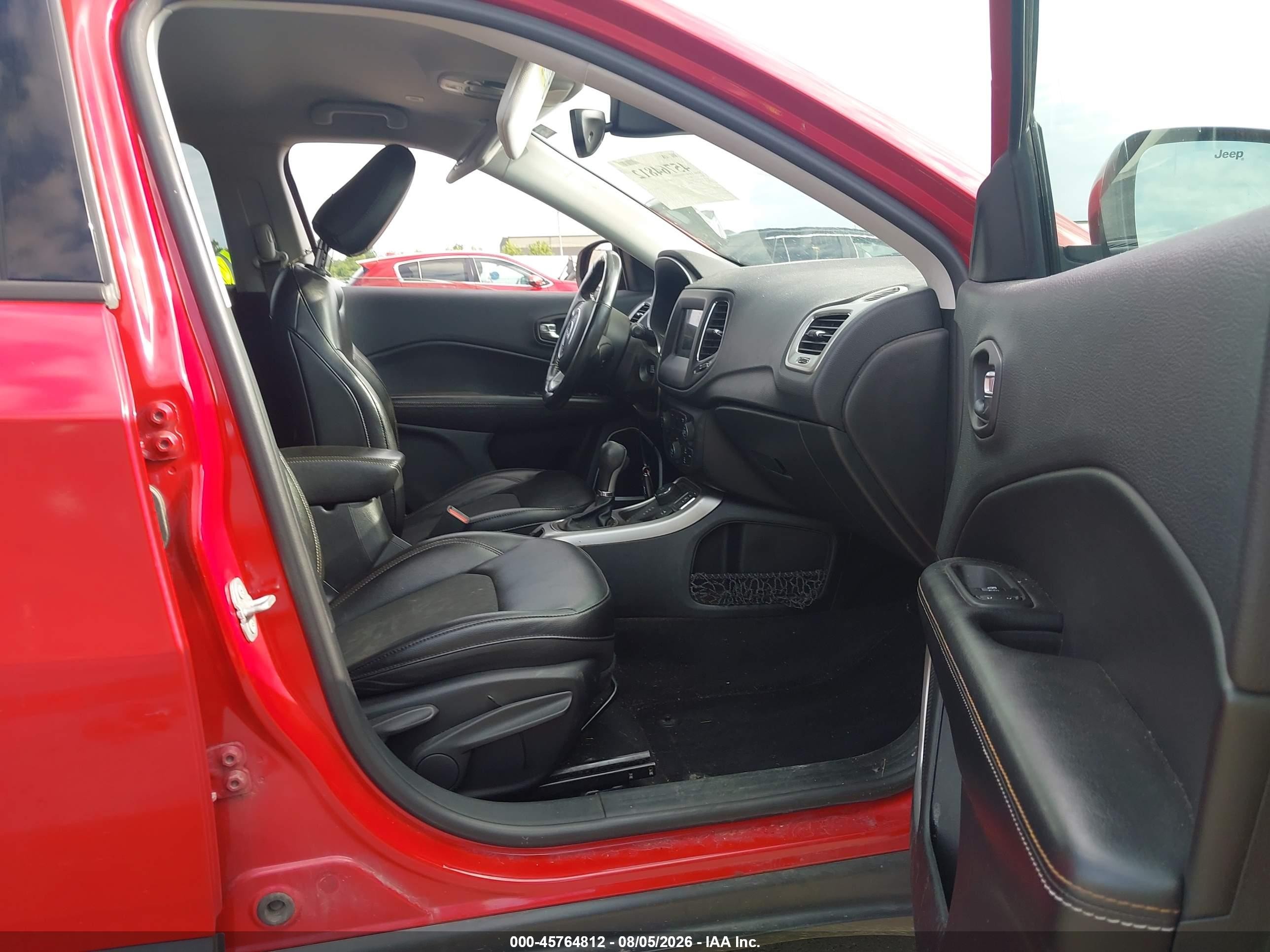 2018 Jeep Compass Latitude 4x4 Red vin: 3C4NJDBB7JT282067