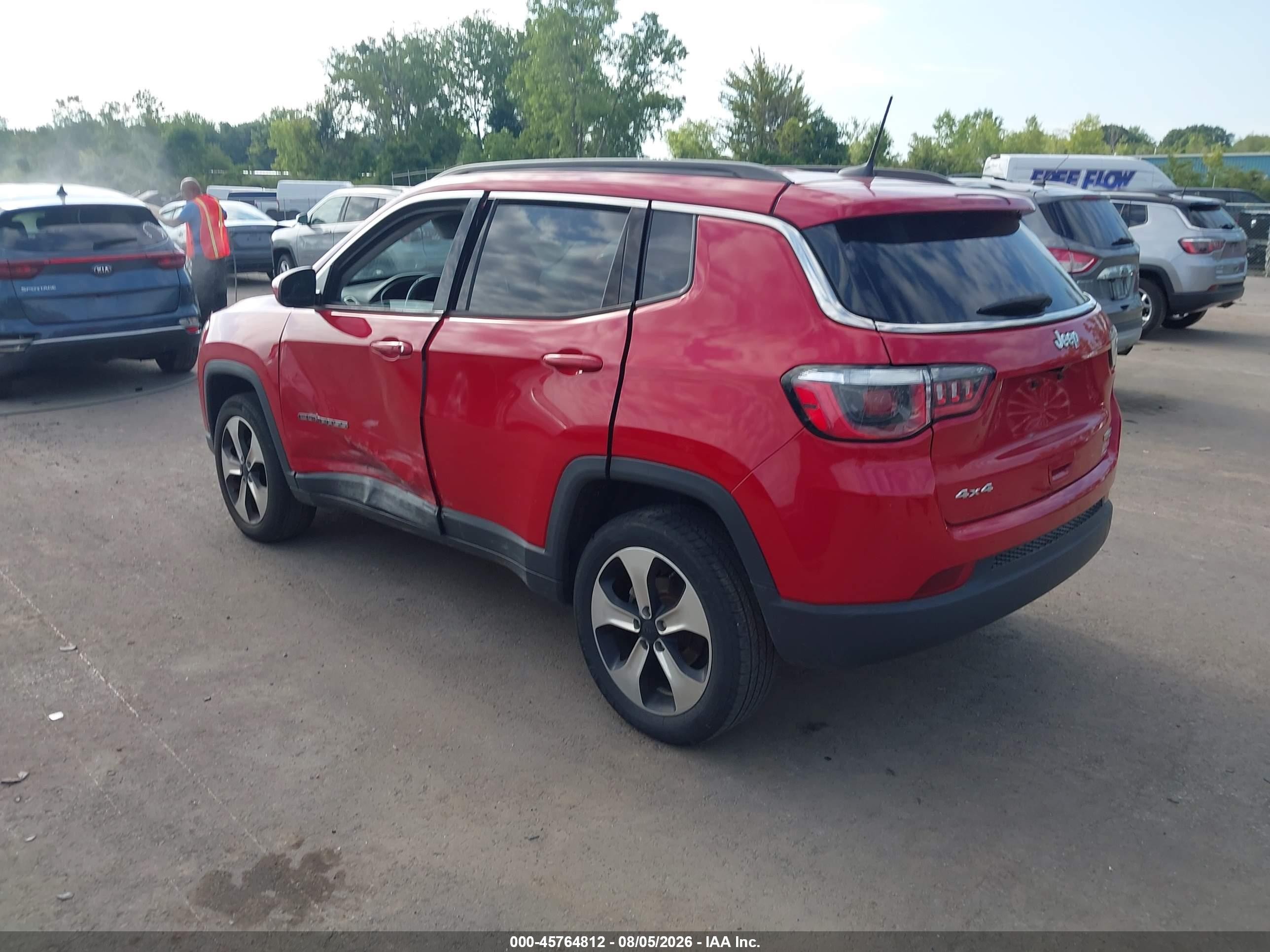 2018 Jeep Compass Latitude 4x4 Red vin: 3C4NJDBB7JT282067