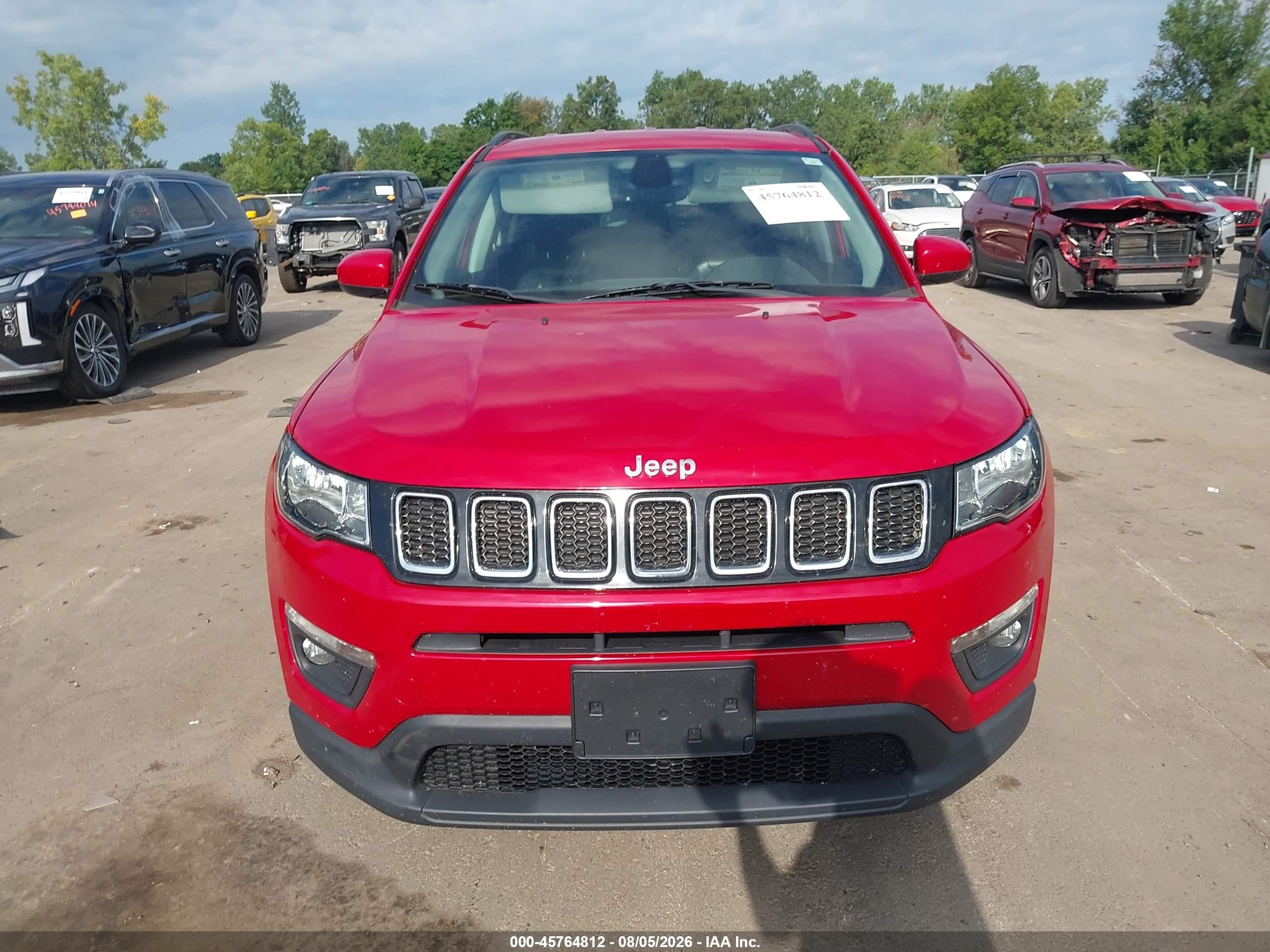 2018 Jeep Compass Latitude 4x4 Red vin: 3C4NJDBB7JT282067