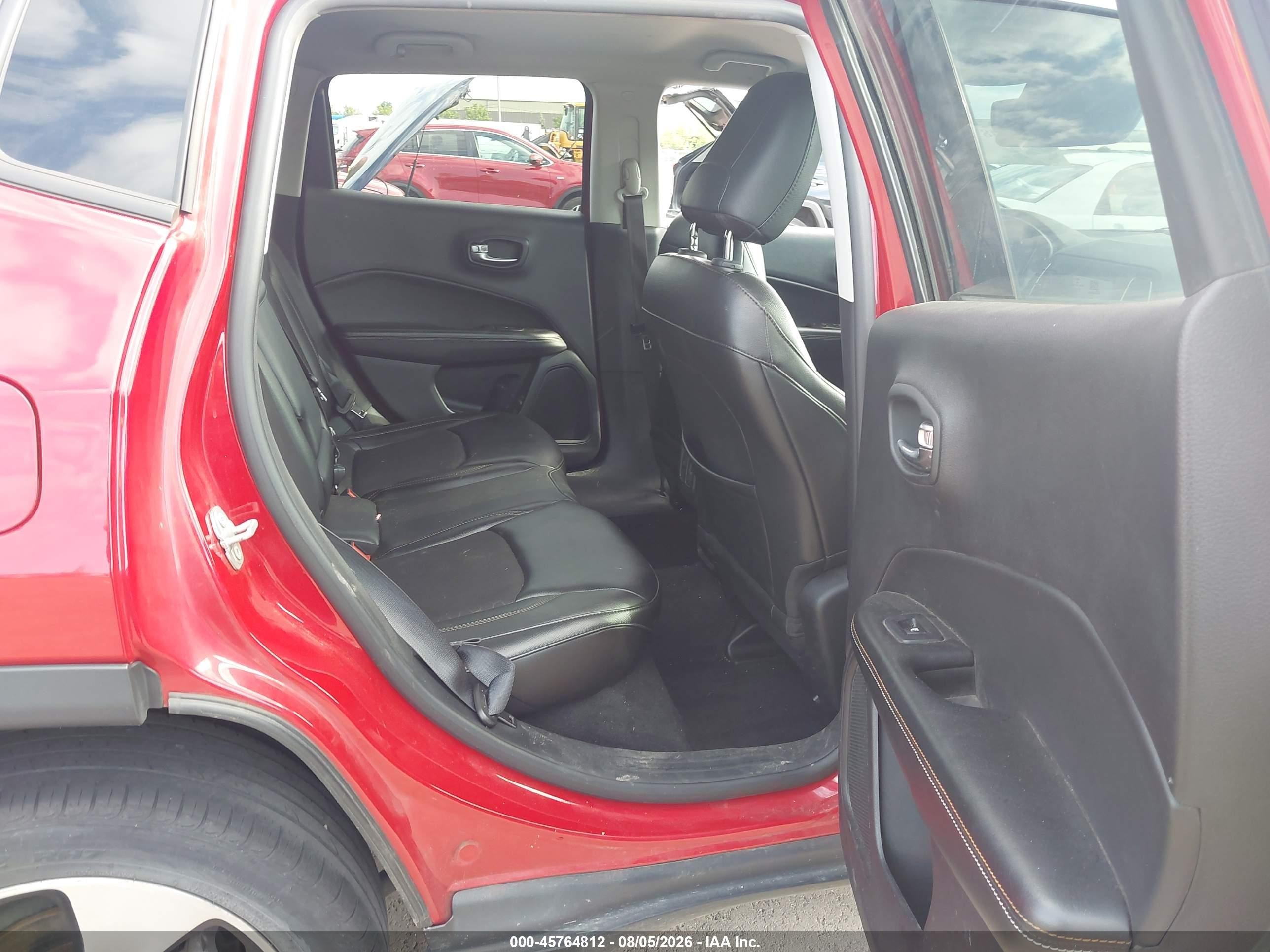 2018 Jeep Compass Latitude 4x4 Red vin: 3C4NJDBB7JT282067