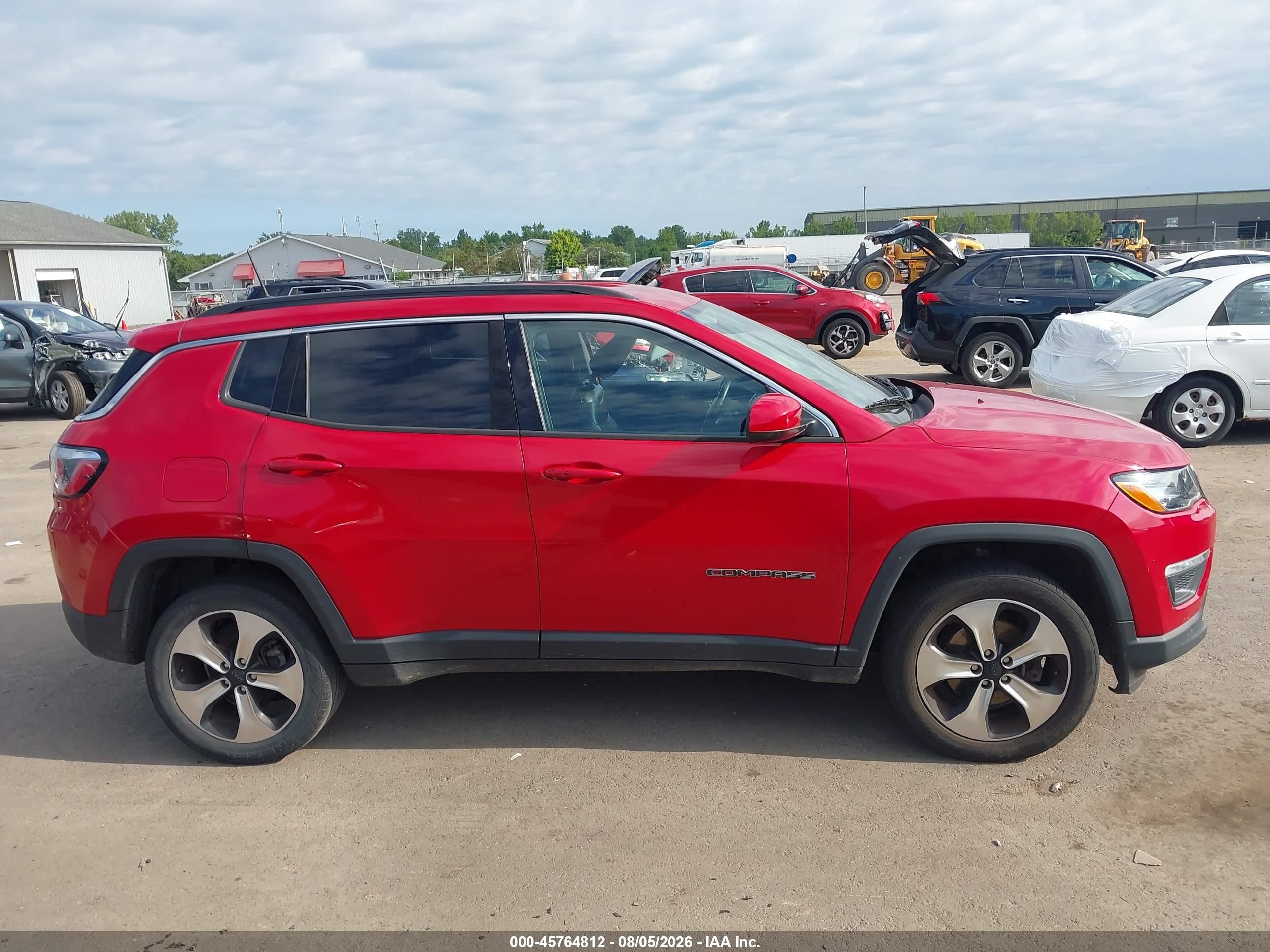 2018 Jeep Compass Latitude 4x4 Red vin: 3C4NJDBB7JT282067