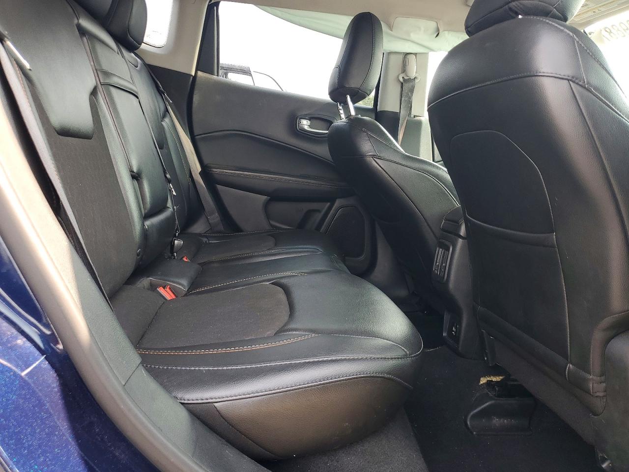 2018 Jeep Compass Latitude Синий vin: 3C4NJDBB7JT360833