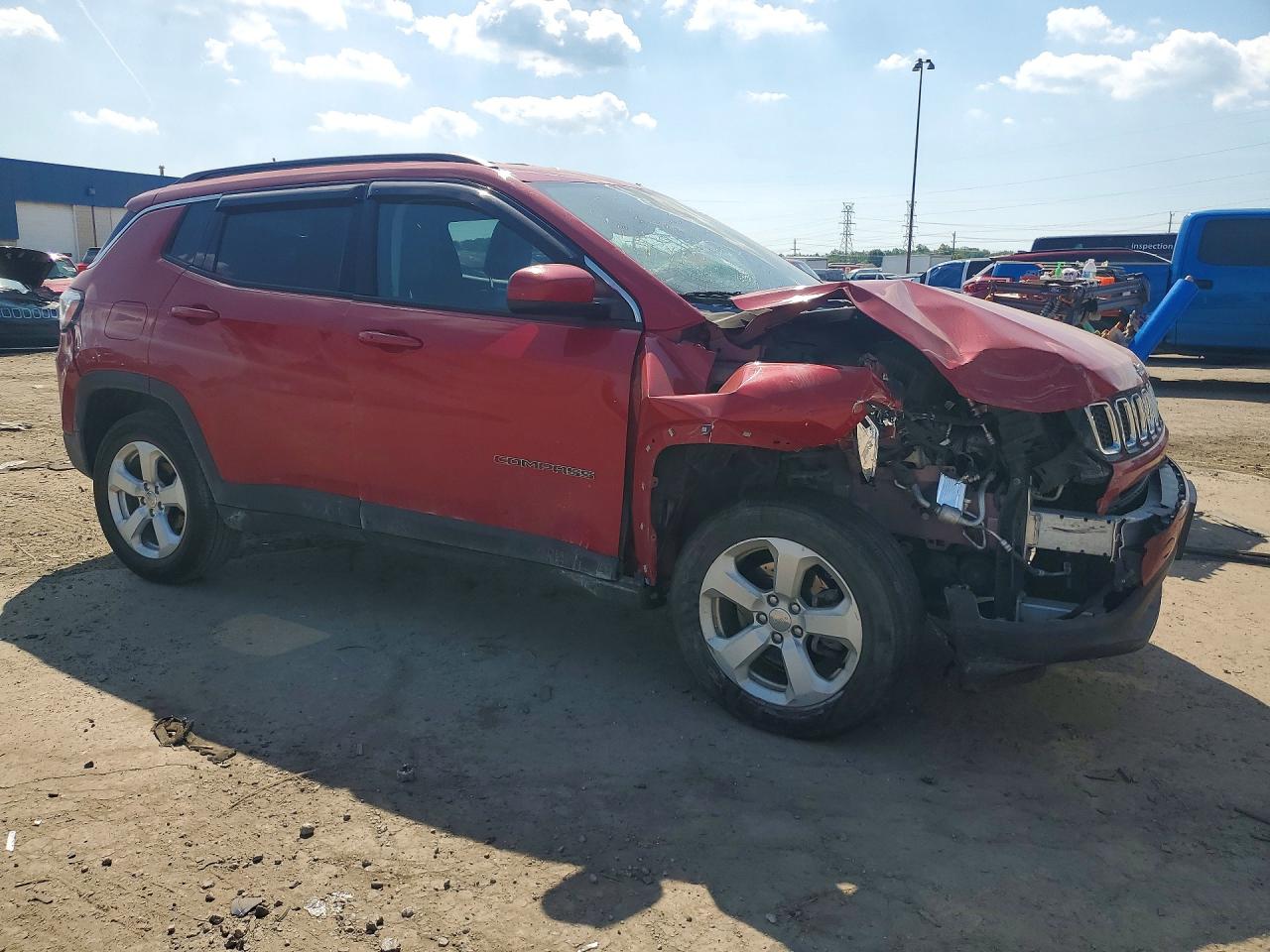 2018 Jeep Compass Latitude Red vin: 3C4NJDBB7JT366180