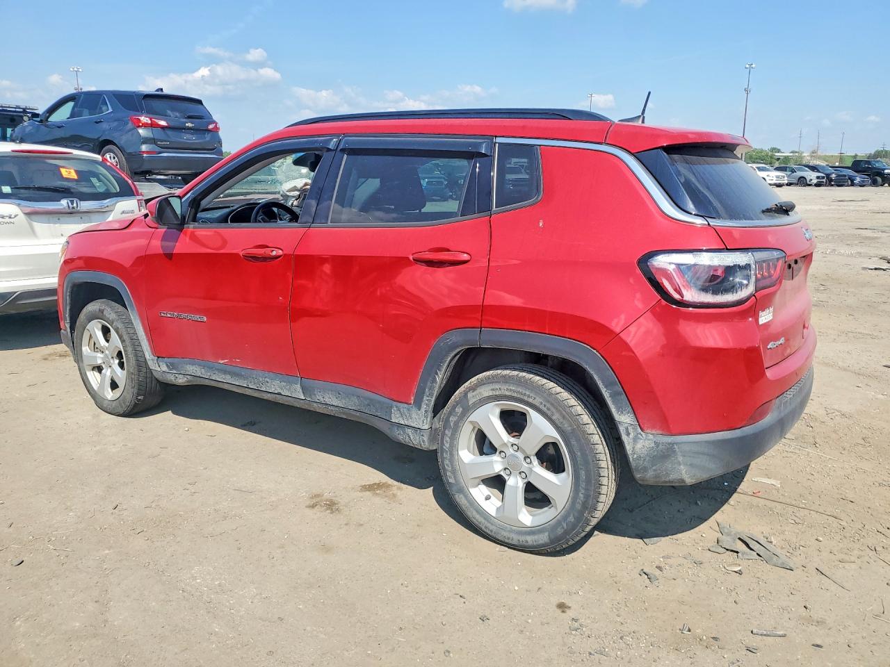 2018 Jeep Compass Latitude Red vin: 3C4NJDBB7JT366180