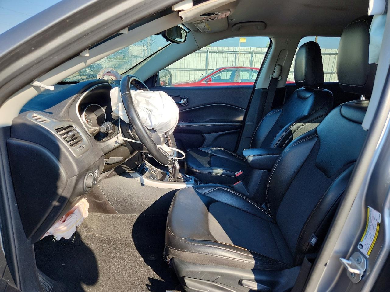 2019 Jeep Compass Latitude Silver vin: 3C4NJDBB7KT818310