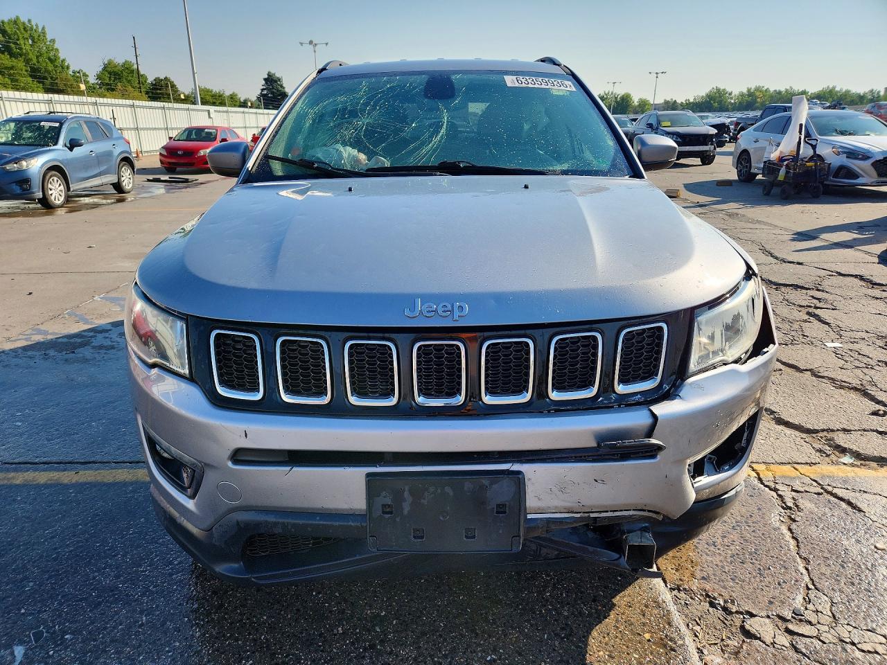 2019 Jeep Compass Latitude Silver vin: 3C4NJDBB7KT818310