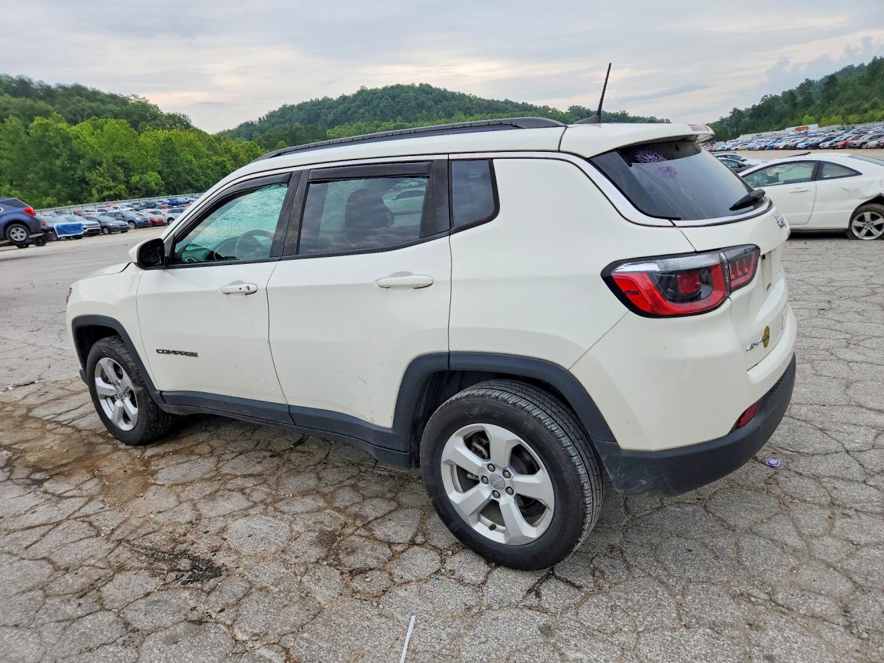 2020 Jeep Compass Latitude White vin: 3C4NJDBB7LT148694