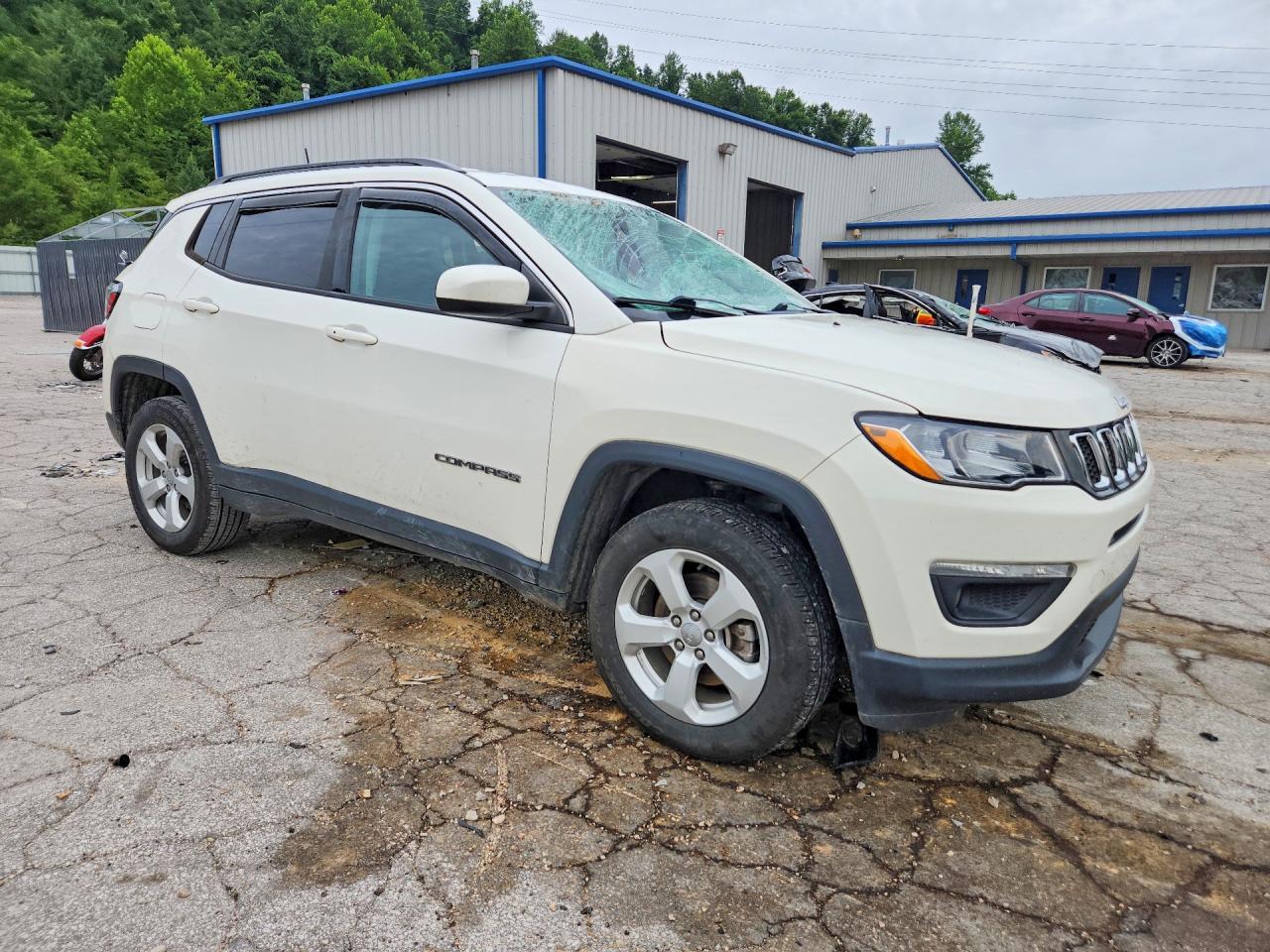 2020 Jeep Compass Latitude White vin: 3C4NJDBB7LT148694