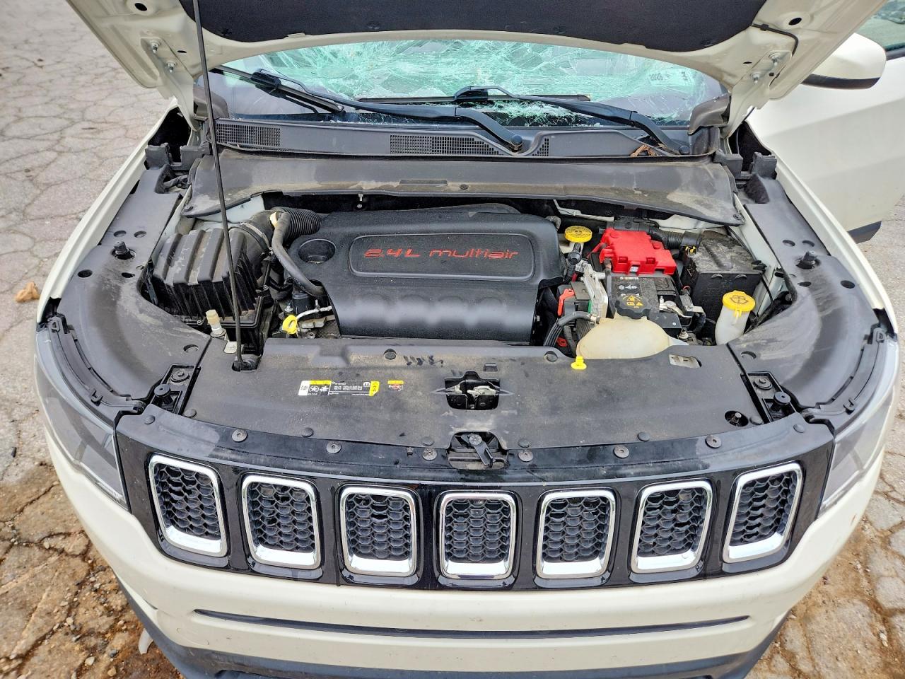 2020 Jeep Compass Latitude White vin: 3C4NJDBB7LT148694