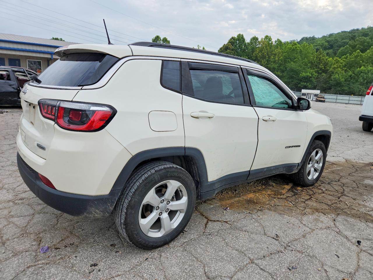 2020 Jeep Compass Latitude White vin: 3C4NJDBB7LT148694
