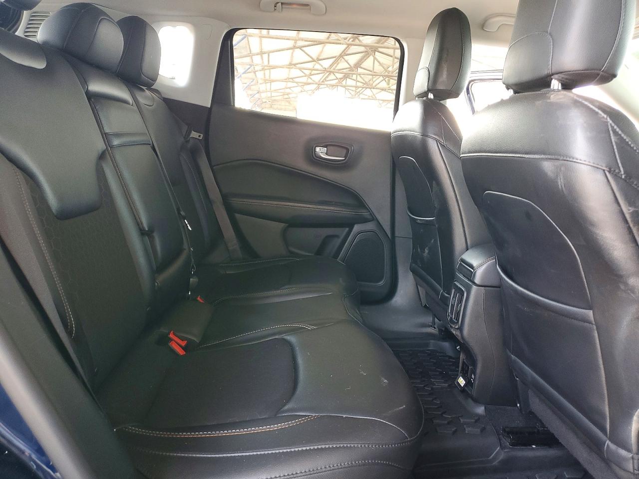 2018 Jeep Compass Latitude Blue vin: 3C4NJDBB8JT113871
