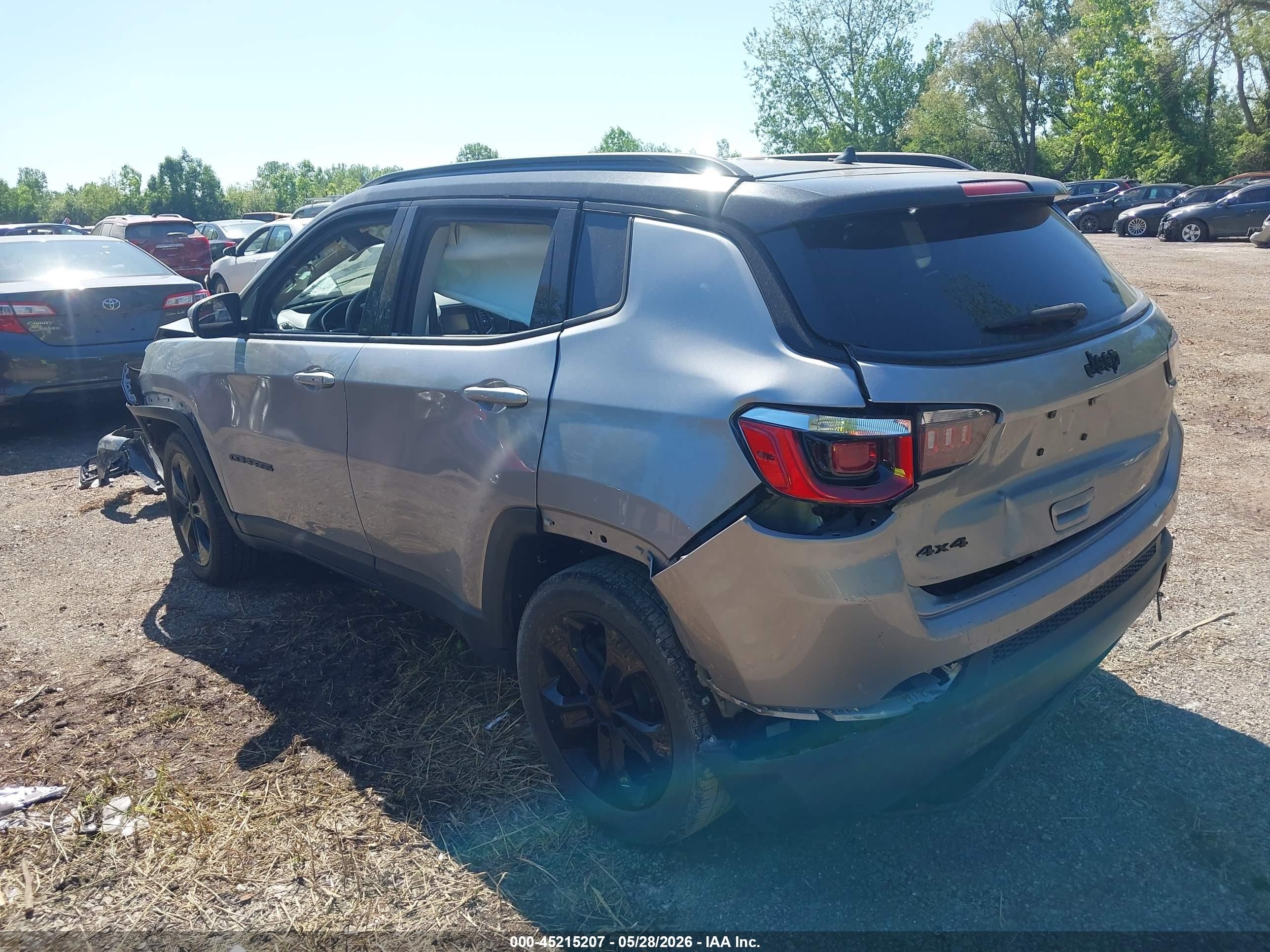 2018 Jeep Compass Altitude 4x4 Gray vin: 3C4NJDBB8JT313679