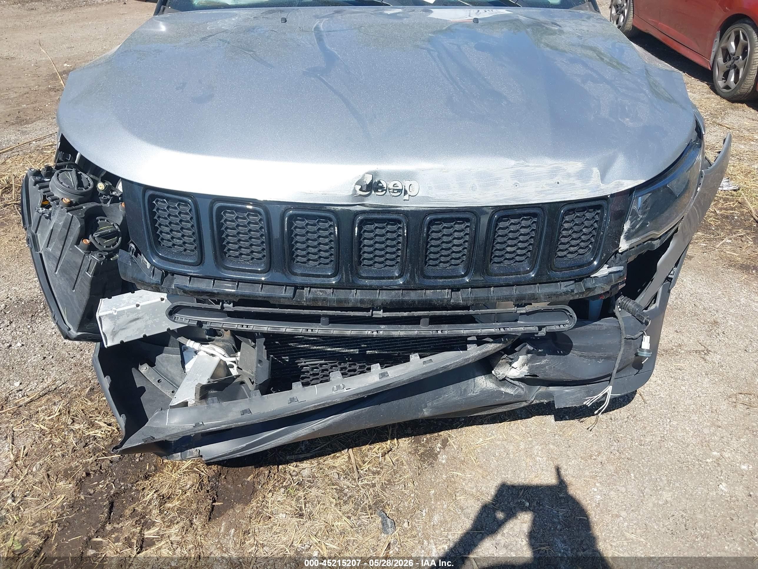 2018 Jeep Compass Altitude 4x4 Gray vin: 3C4NJDBB8JT313679