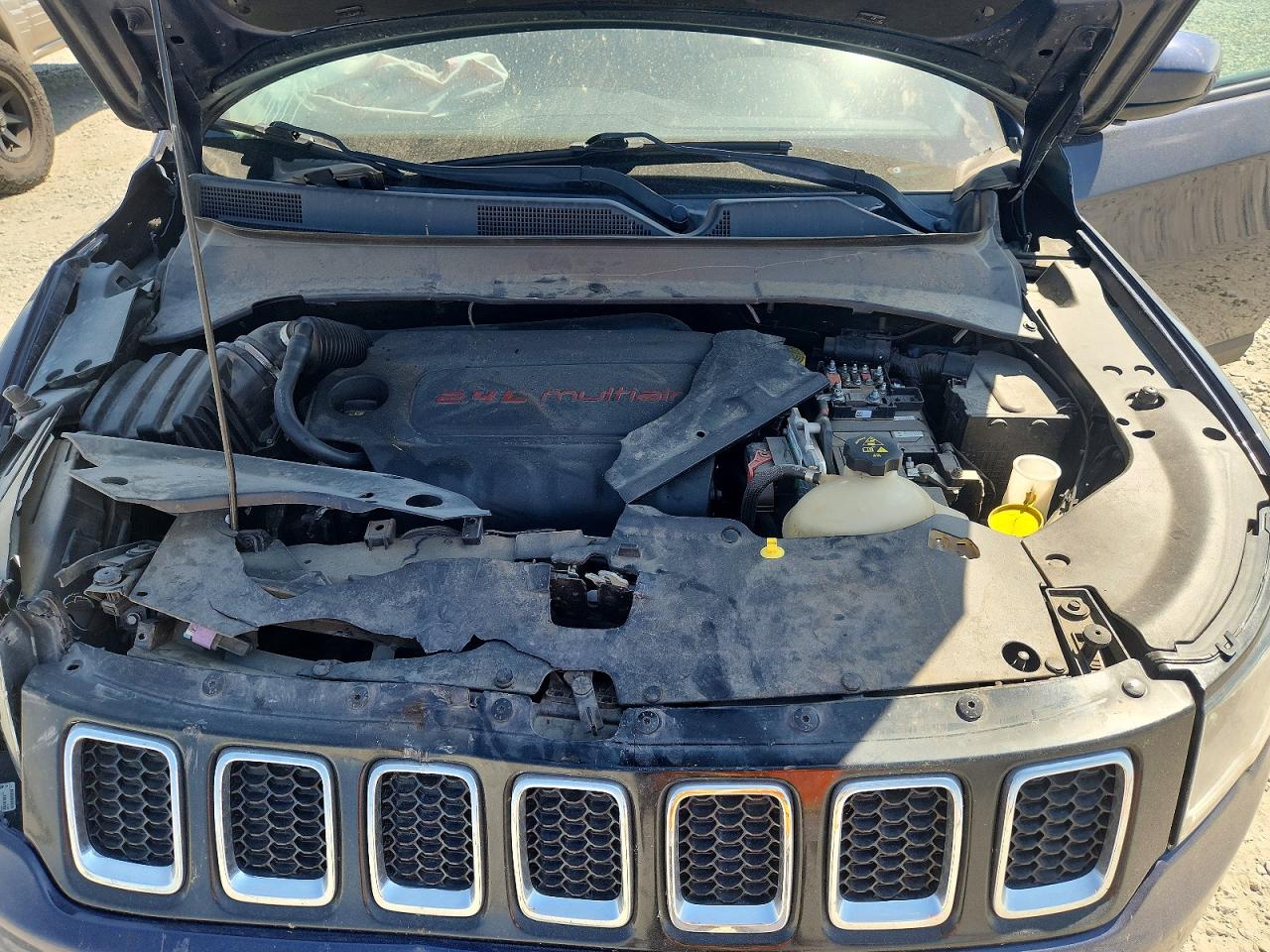2018 Jeep Compass Latitude Blue vin: 3C4NJDBB8JT481449
