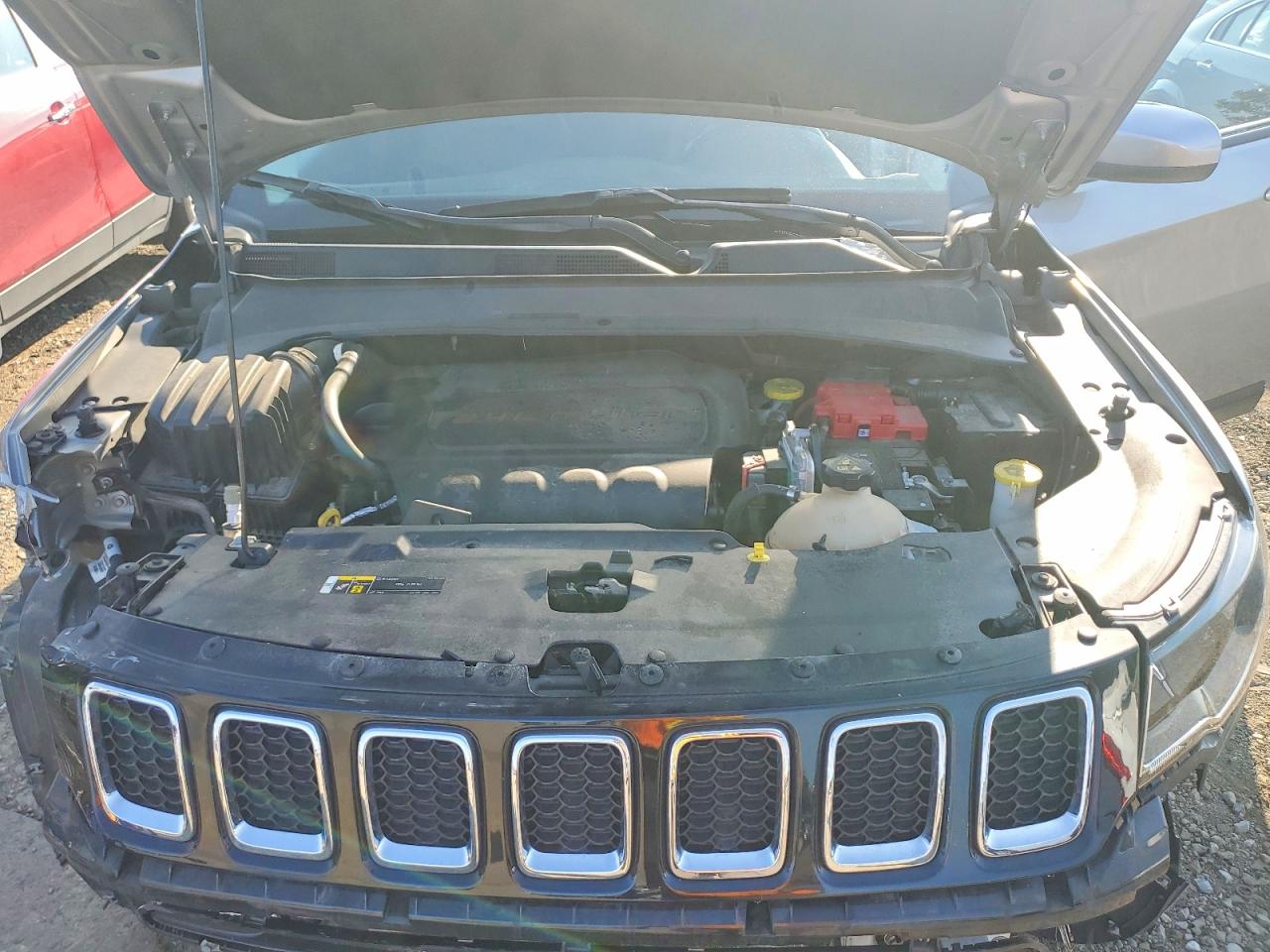 2020 Jeep Compass Latitude Silver vin: 3C4NJDBB8LT117289