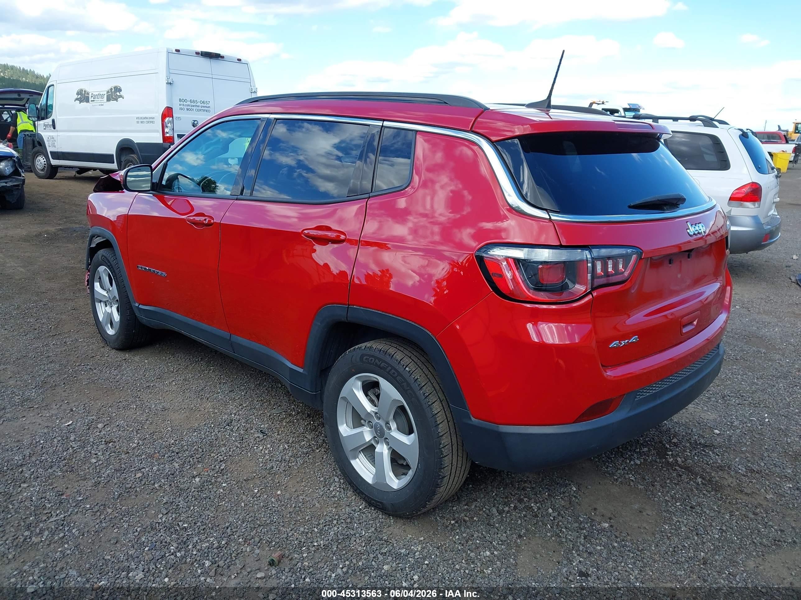 2019 Jeep Compass Latitude 4x4 Red vin: 3C4NJDBB9KT592772