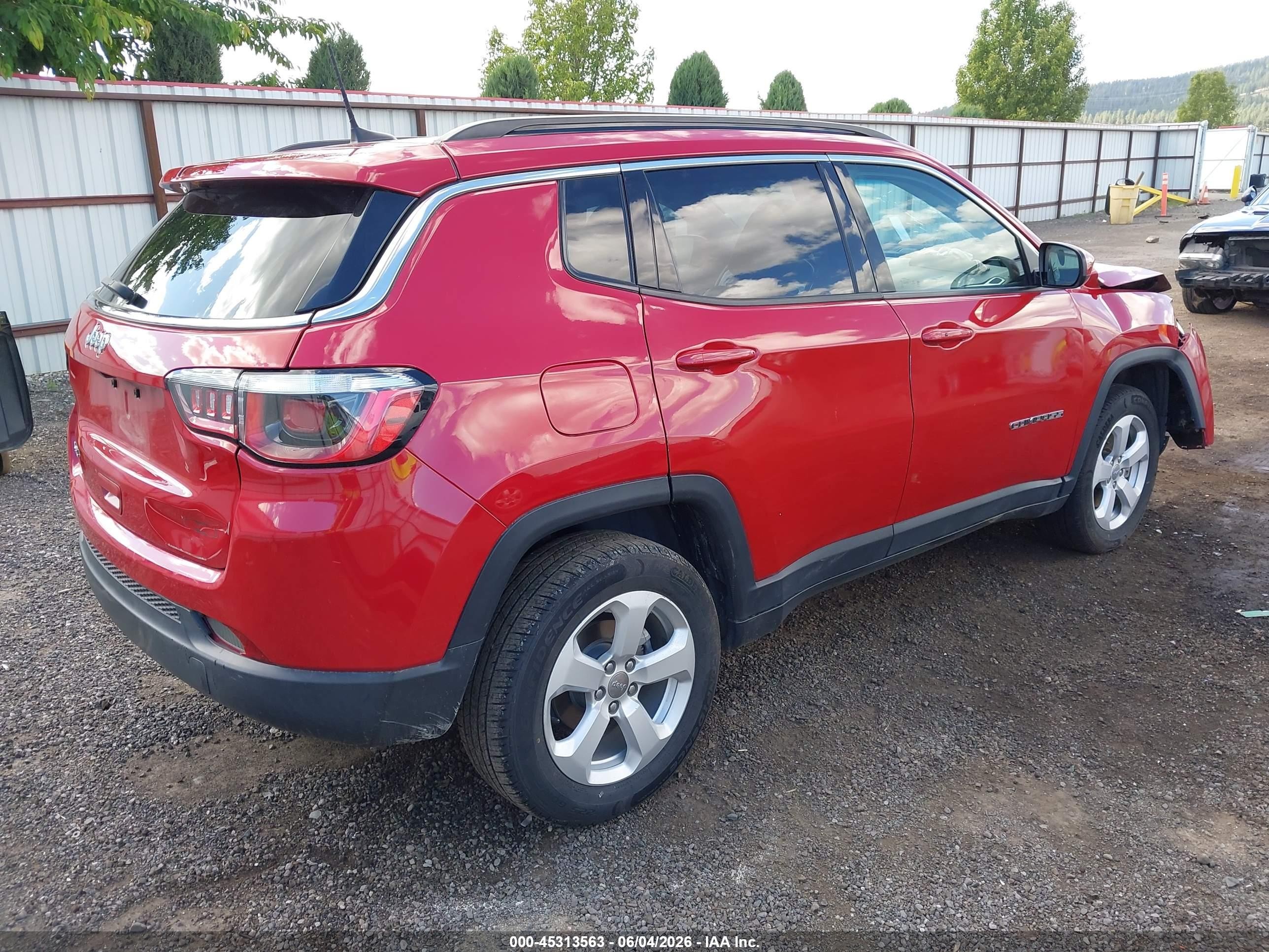 2019 Jeep Compass Latitude 4x4 Red vin: 3C4NJDBB9KT592772