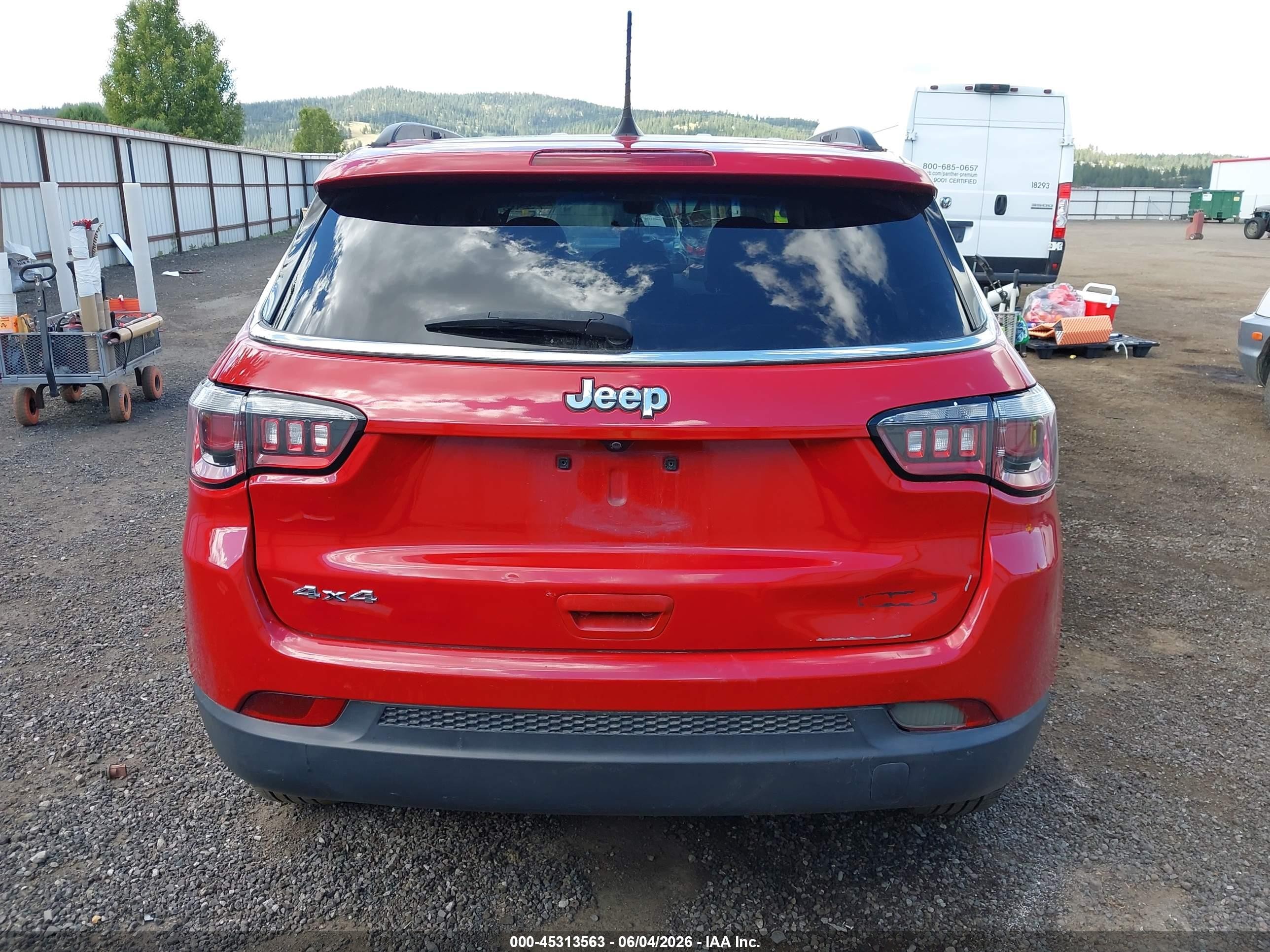2019 Jeep Compass Latitude 4x4 Red vin: 3C4NJDBB9KT592772