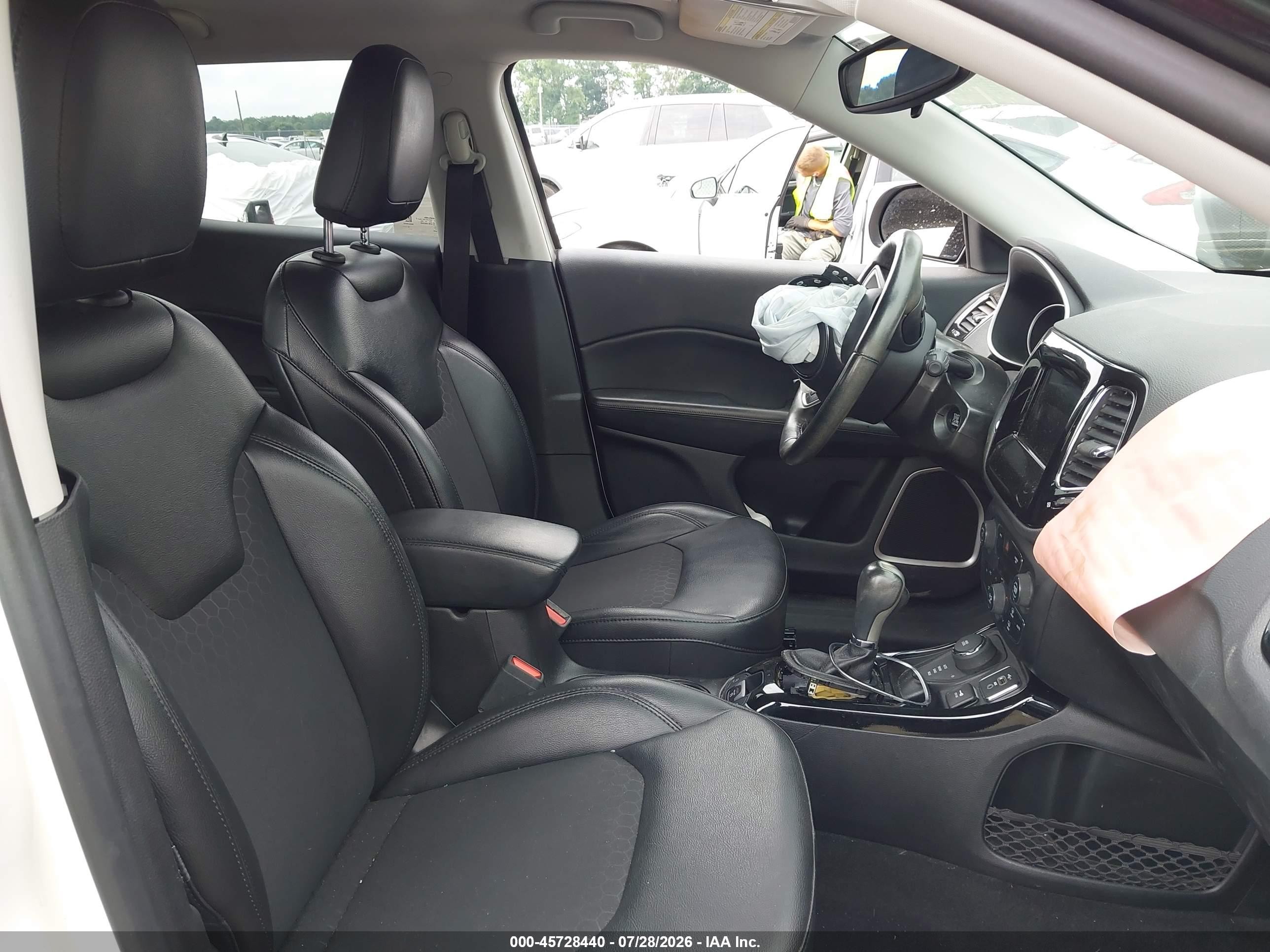 2019 Jeep Compass Altitude 4x4 White vin: 3C4NJDBB9KT648600