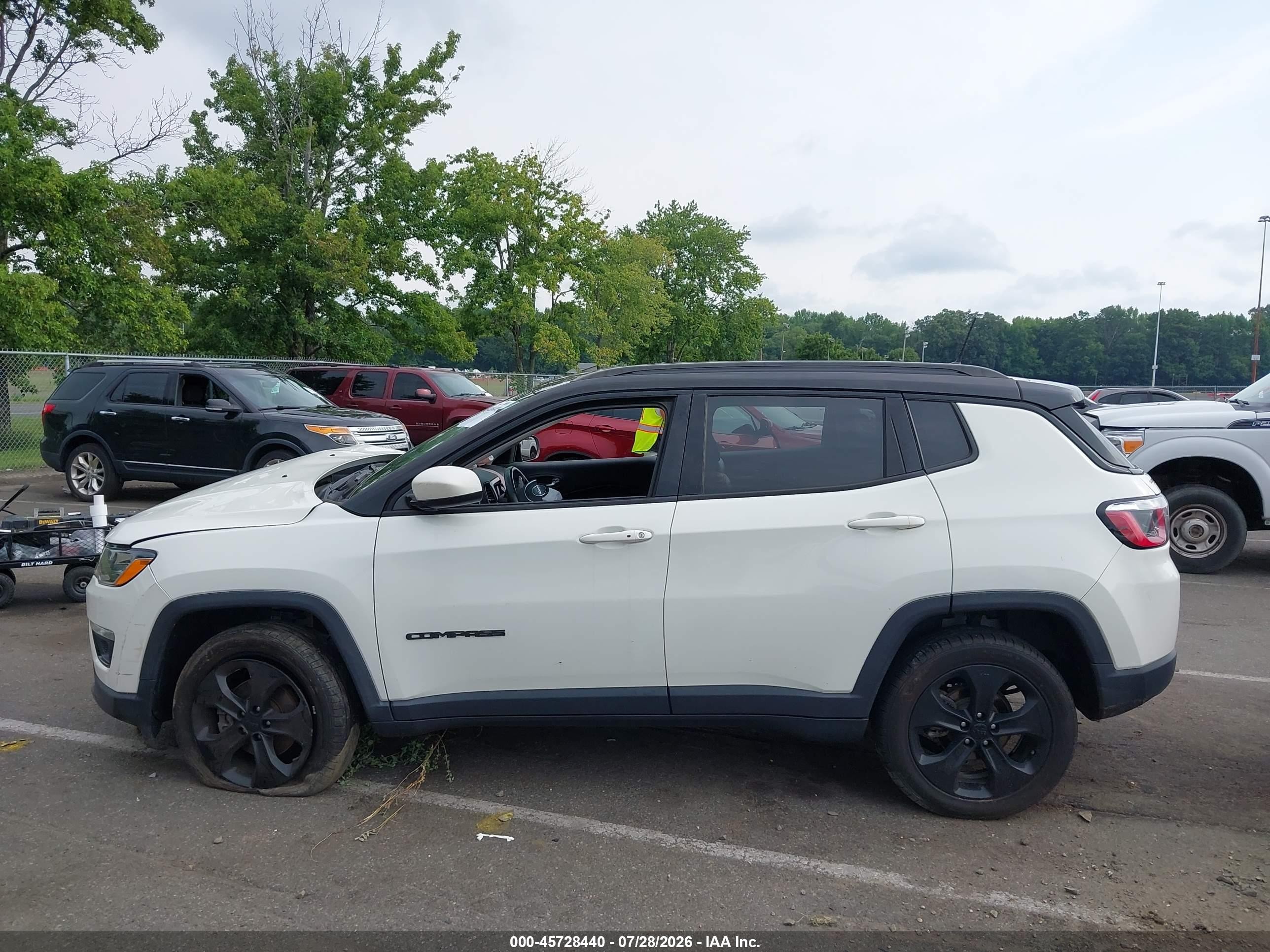 2019 Jeep Compass Altitude 4x4 White vin: 3C4NJDBB9KT648600