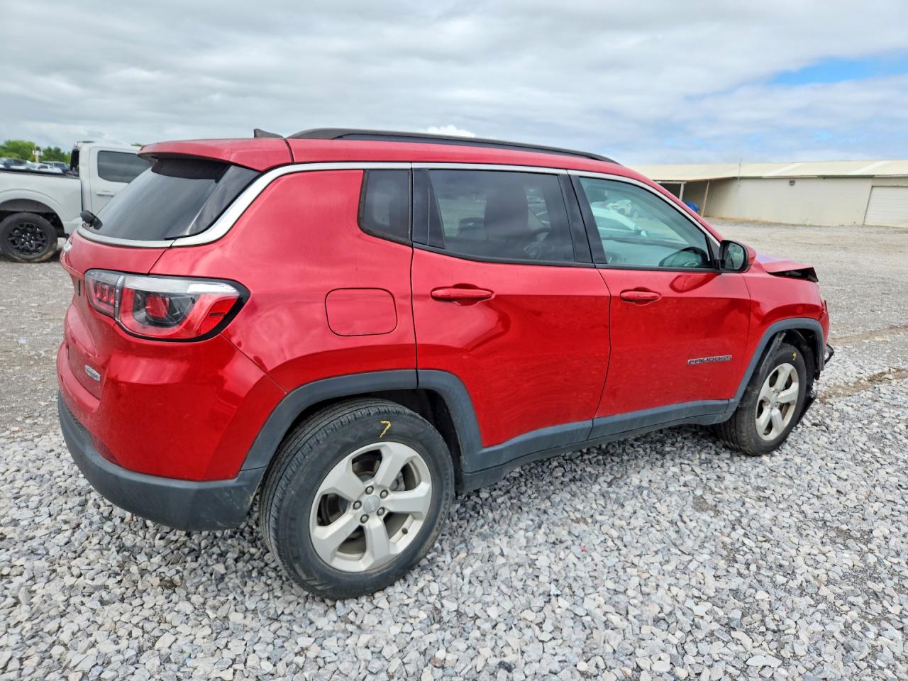 2019 Jeep Compass Latitude Red vin: 3C4NJDBB9KT741150