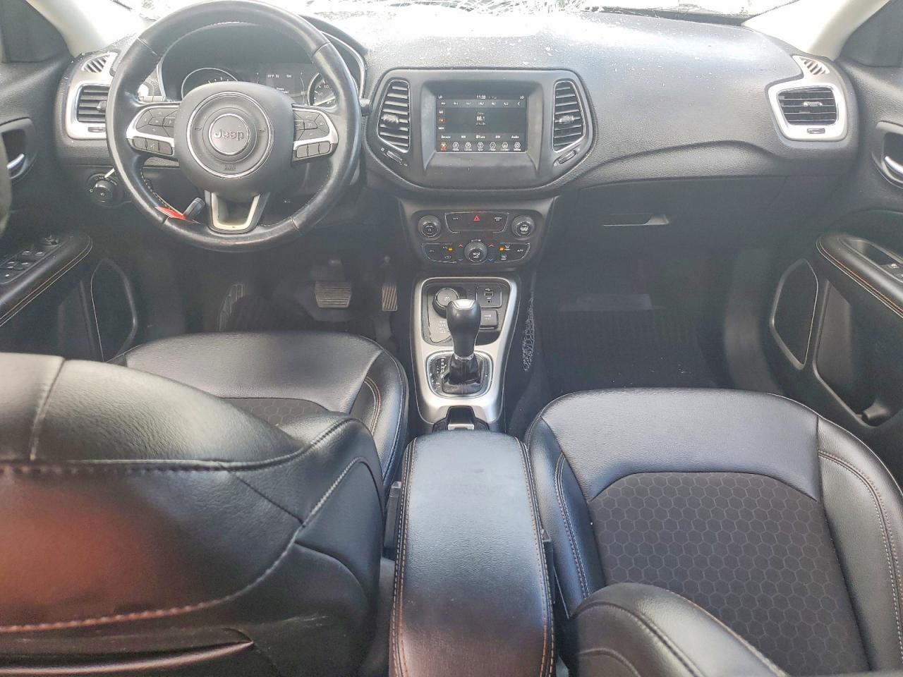 2020 Jeep Compass Latitude White vin: 3C4NJDBB9LT161558