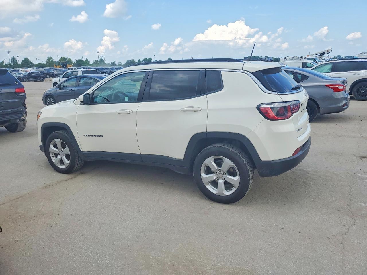 2020 Jeep Compass Latitude White vin: 3C4NJDBB9LT161558