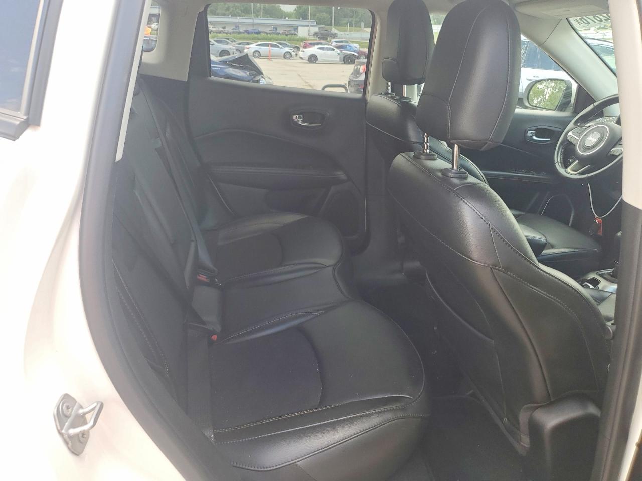 2020 Jeep Compass Latitude White vin: 3C4NJDBB9LT161558