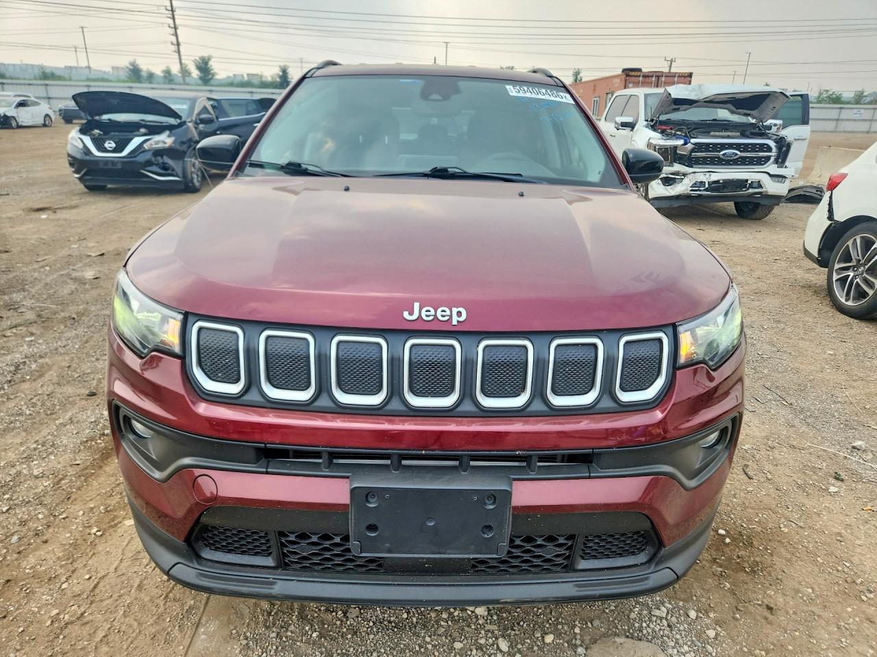 2022 Jeep Compass Latitude Burgundy vin: 3C4NJDBB9NT130801