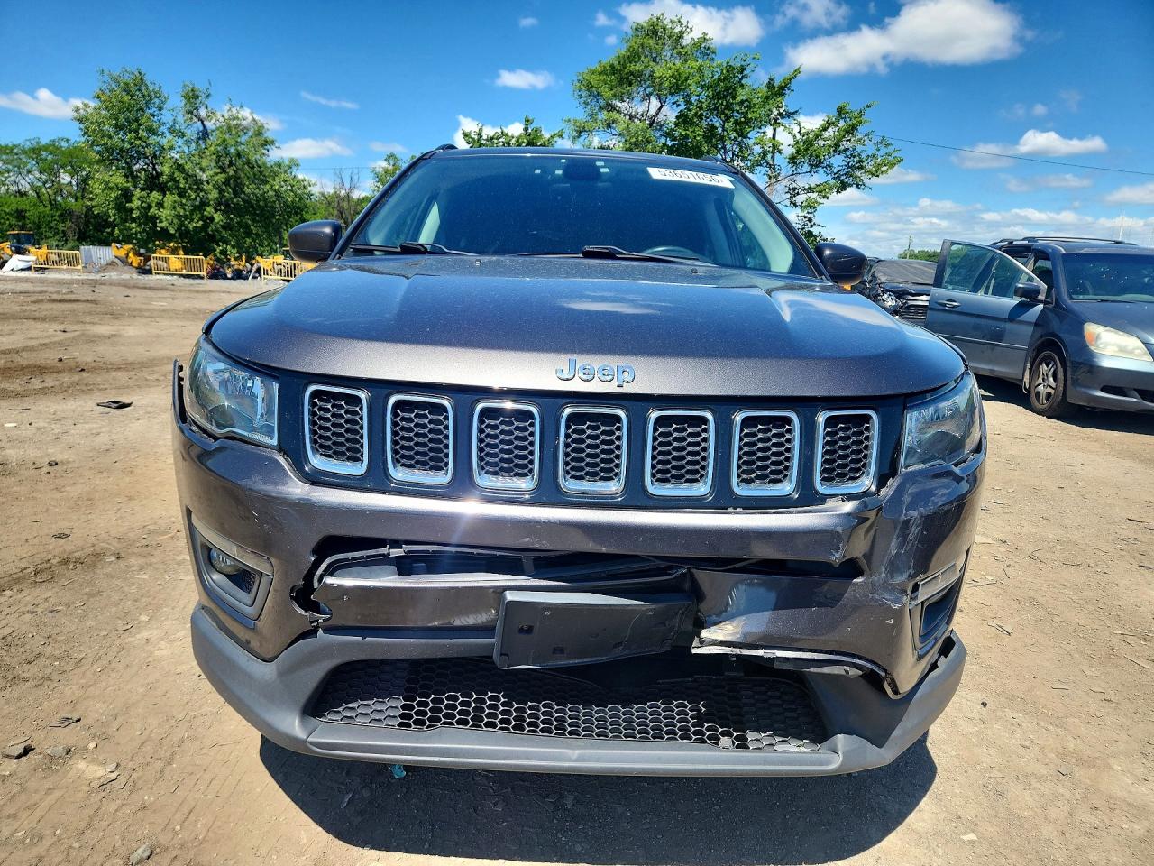 2017 Jeep Compass Latitude Серый vin: 3C4NJDBBXHT666175