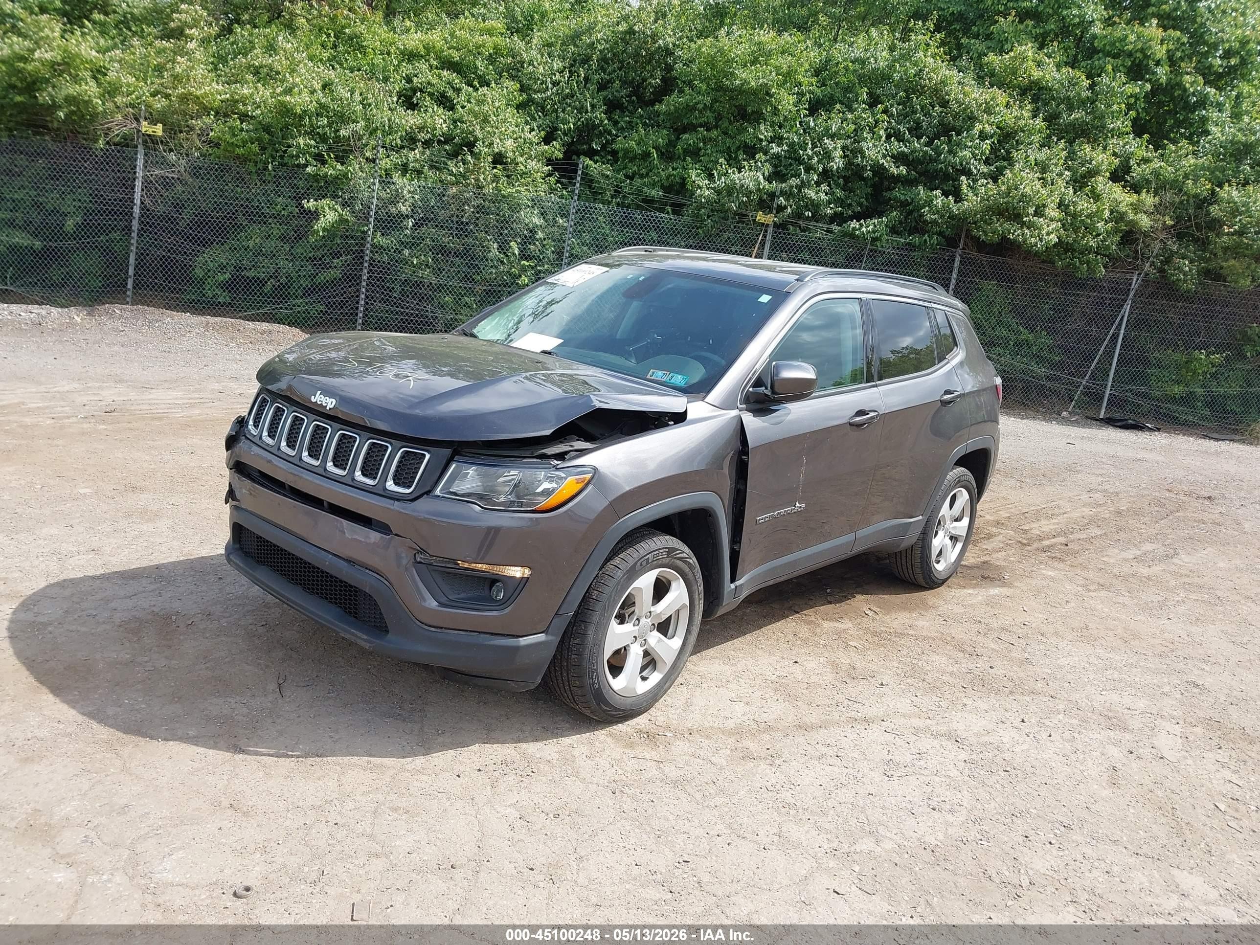 2018 Jeep Compass Latitude 4x4 Gray vin: 3C4NJDBBXJT492176