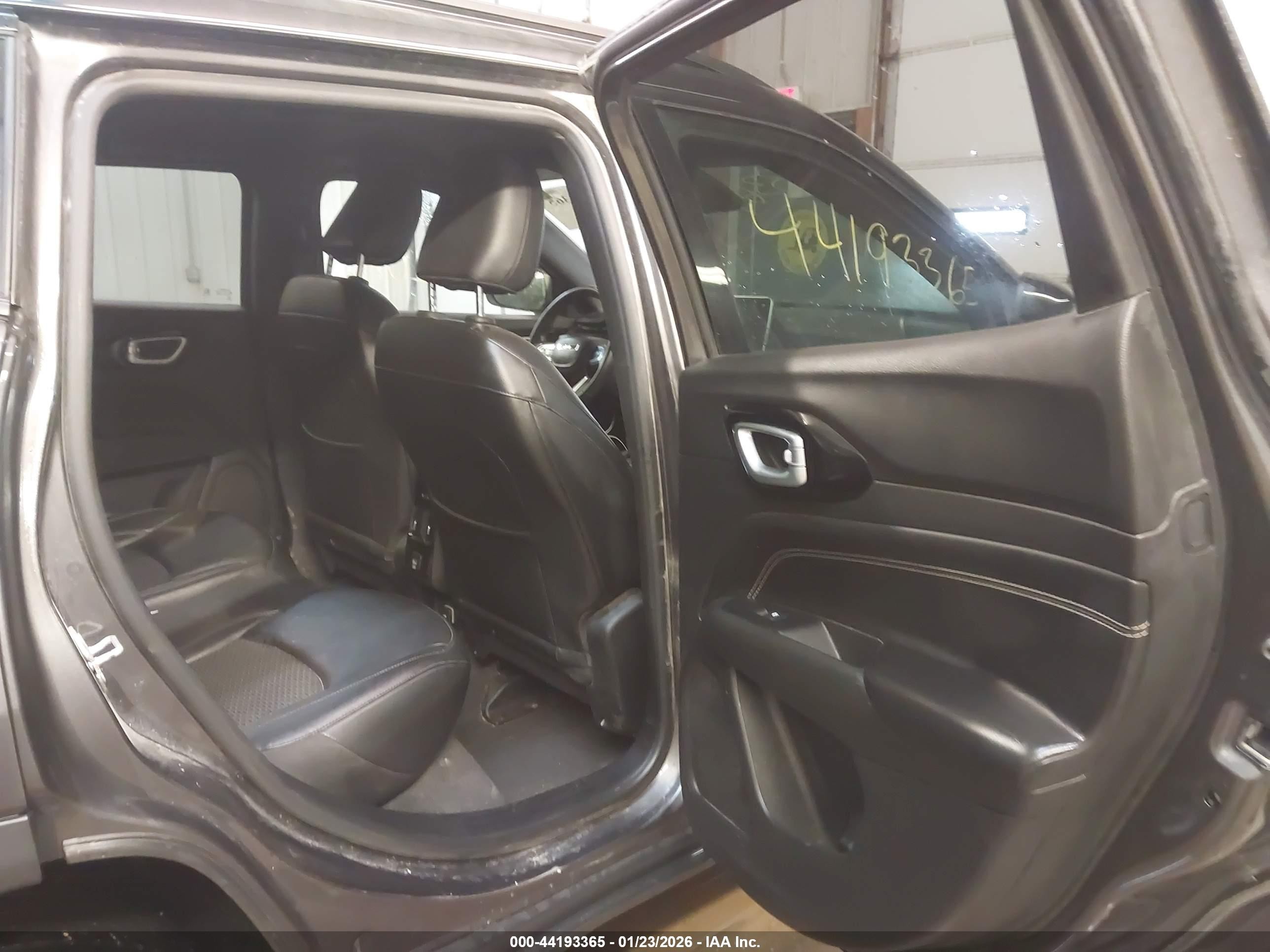 2022 Jeep Compass Altitude 4x4 Black vin: 3C4NJDBBXNT166951