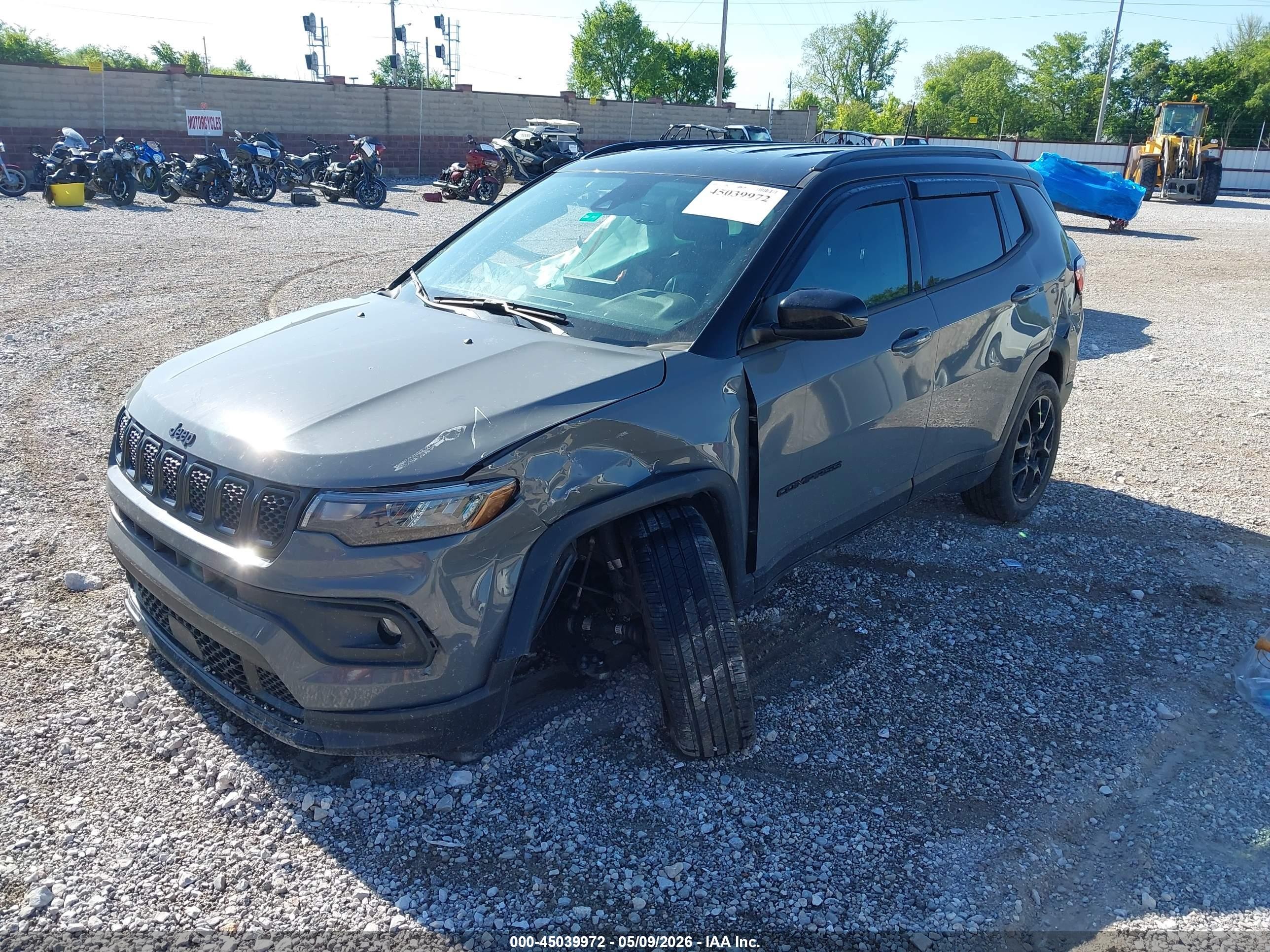 2024 Jeep Compass Latitude 4x4 Серый vin: 3C4NJDBN0RT599890