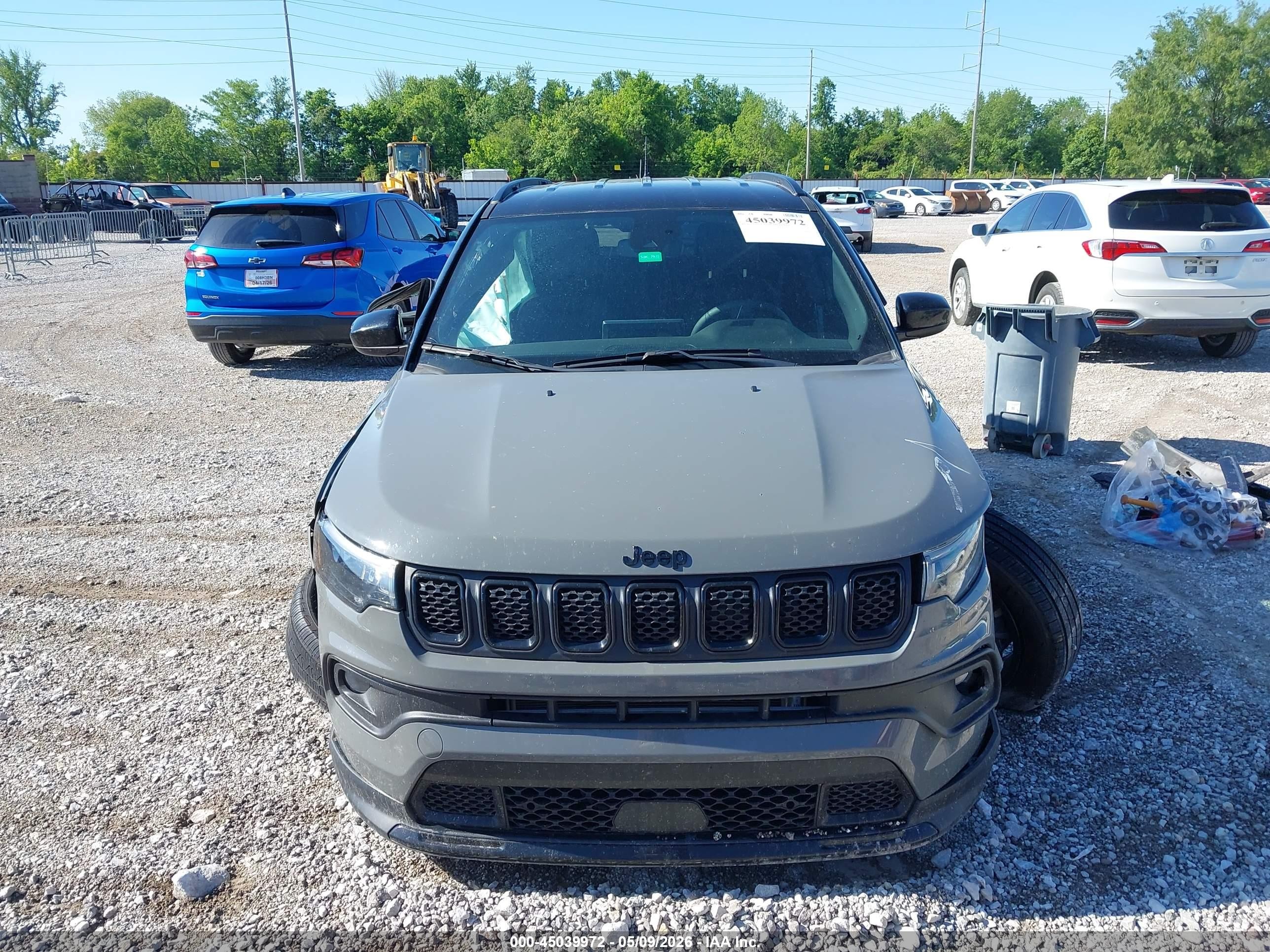 2024 Jeep Compass Latitude 4x4 Серый vin: 3C4NJDBN0RT599890