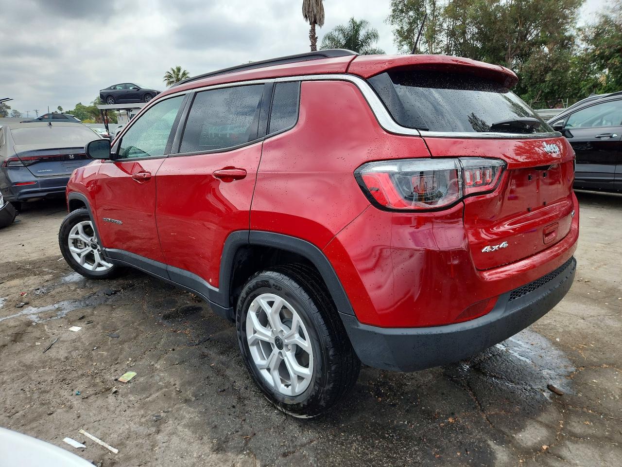 2025 Jeep Compass Latitude Red vin: 3C4NJDBN0ST619254