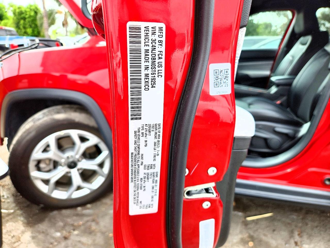 2025 Jeep Compass Latitude Red vin: 3C4NJDBN0ST619254