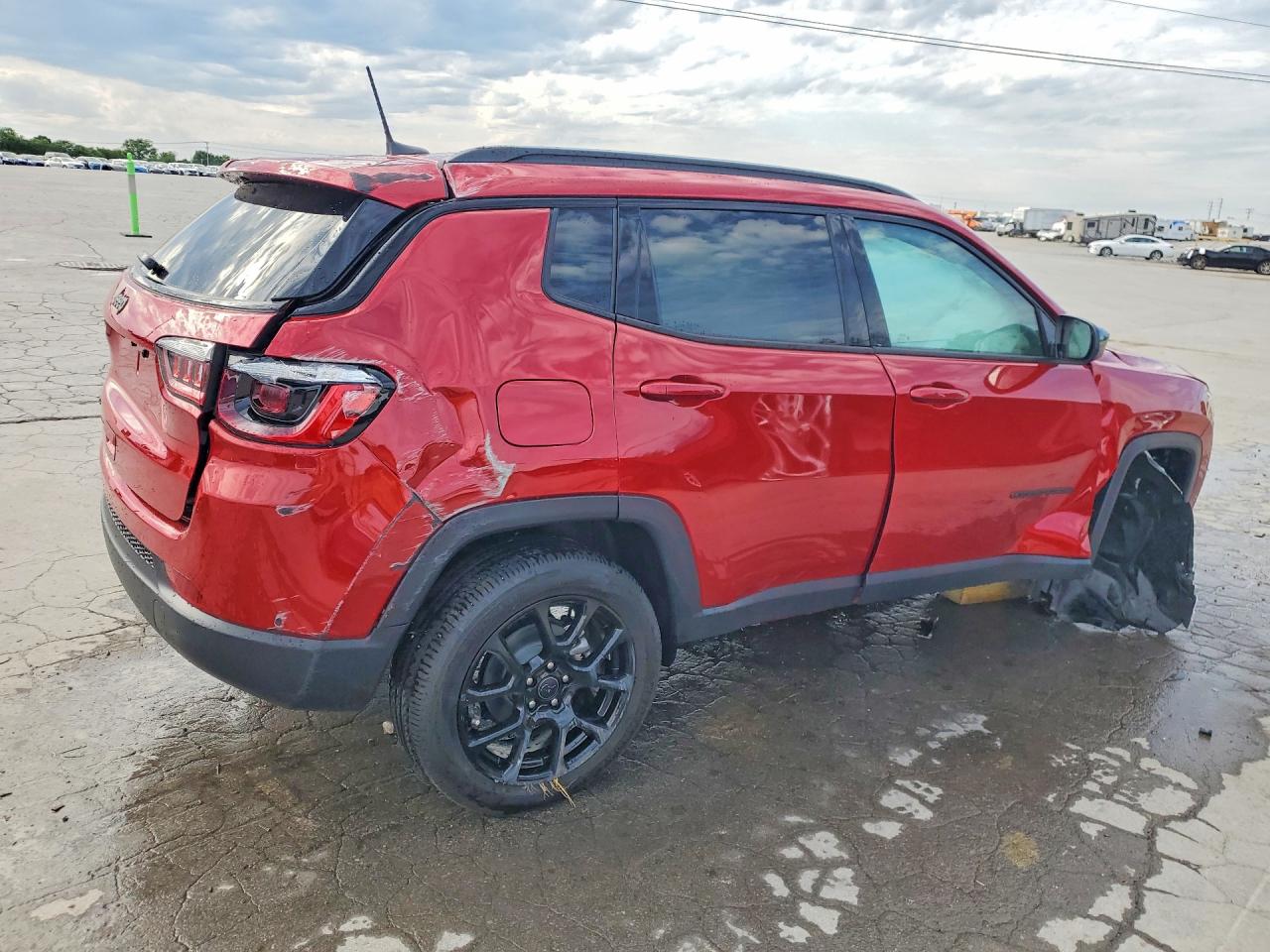 2026 Jeep Compass Latitude Maroon vin: 3C4NJDBN0TT223360