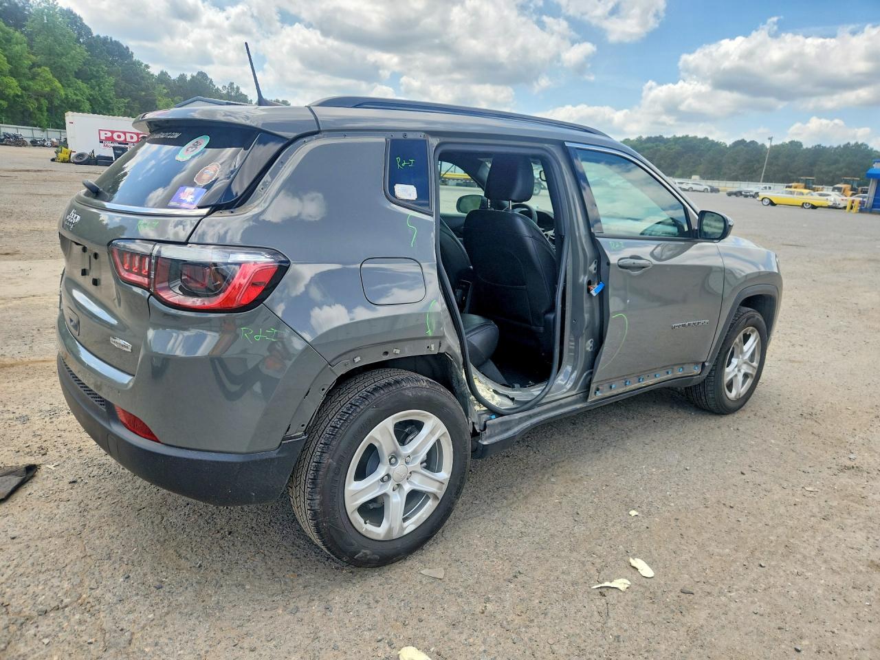 2023 Jeep Compass Latitude Серый vin: 3C4NJDBN1PT526928