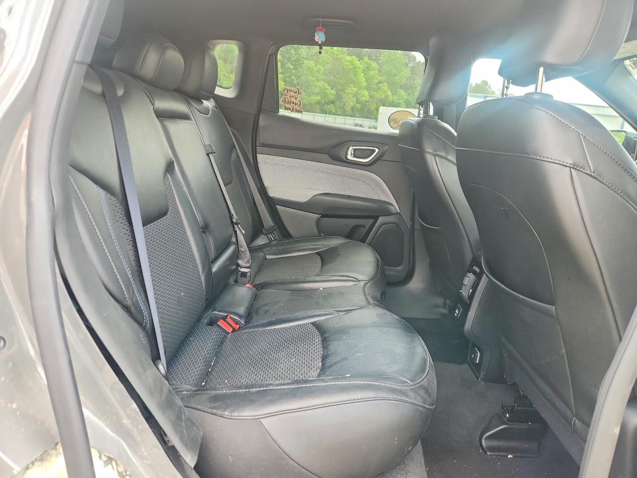 2023 Jeep Compass Latitude Серый vin: 3C4NJDBN1PT526928