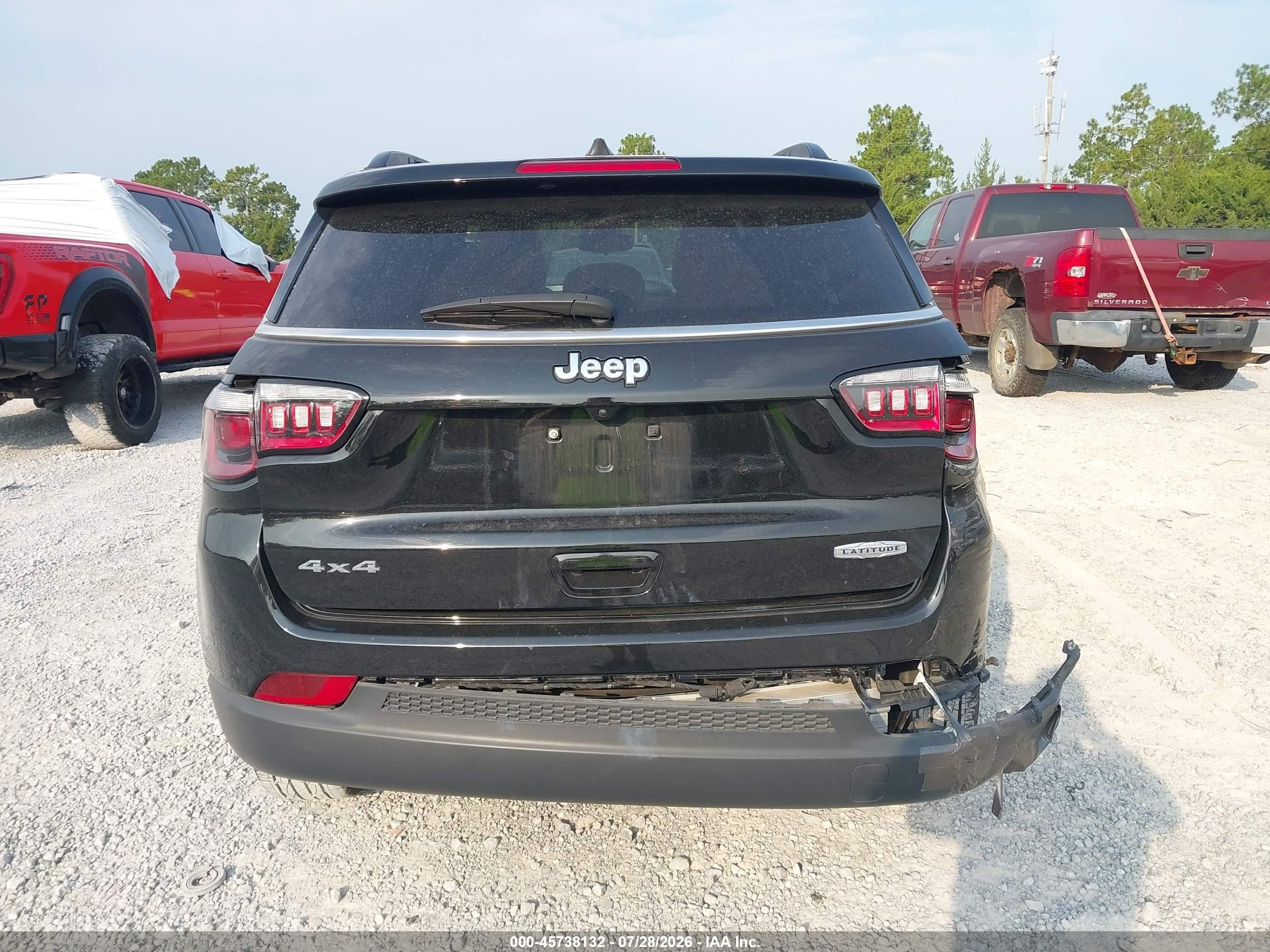 2025 Jeep Compass Latitude 4x4 Черный vin: 3C4NJDBN1ST569884