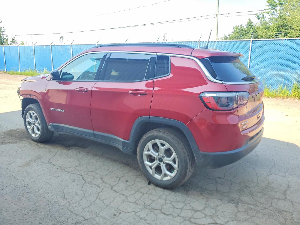 2025 Jeep Compass Latitude Red vin: 3C4NJDBN1ST606707