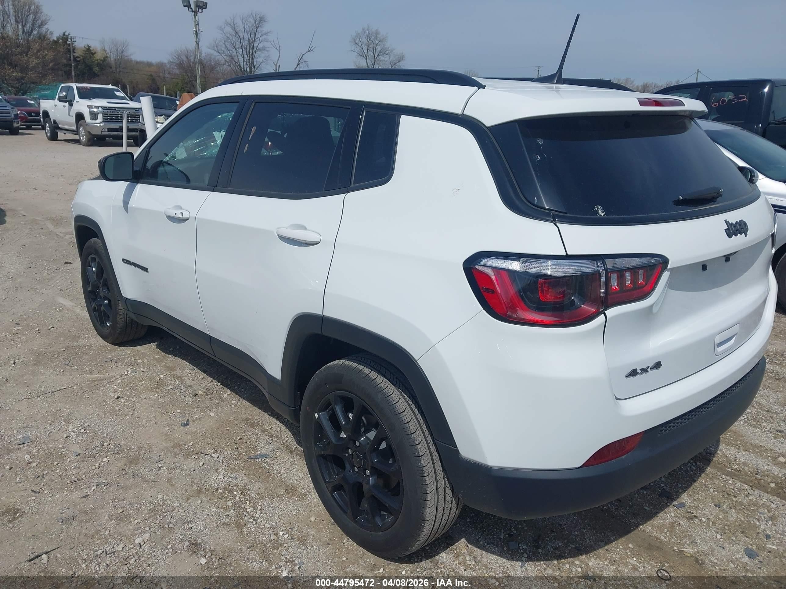 2025 Jeep Compass Latitude 4x4 White vin: 3C4NJDBN2ST569067