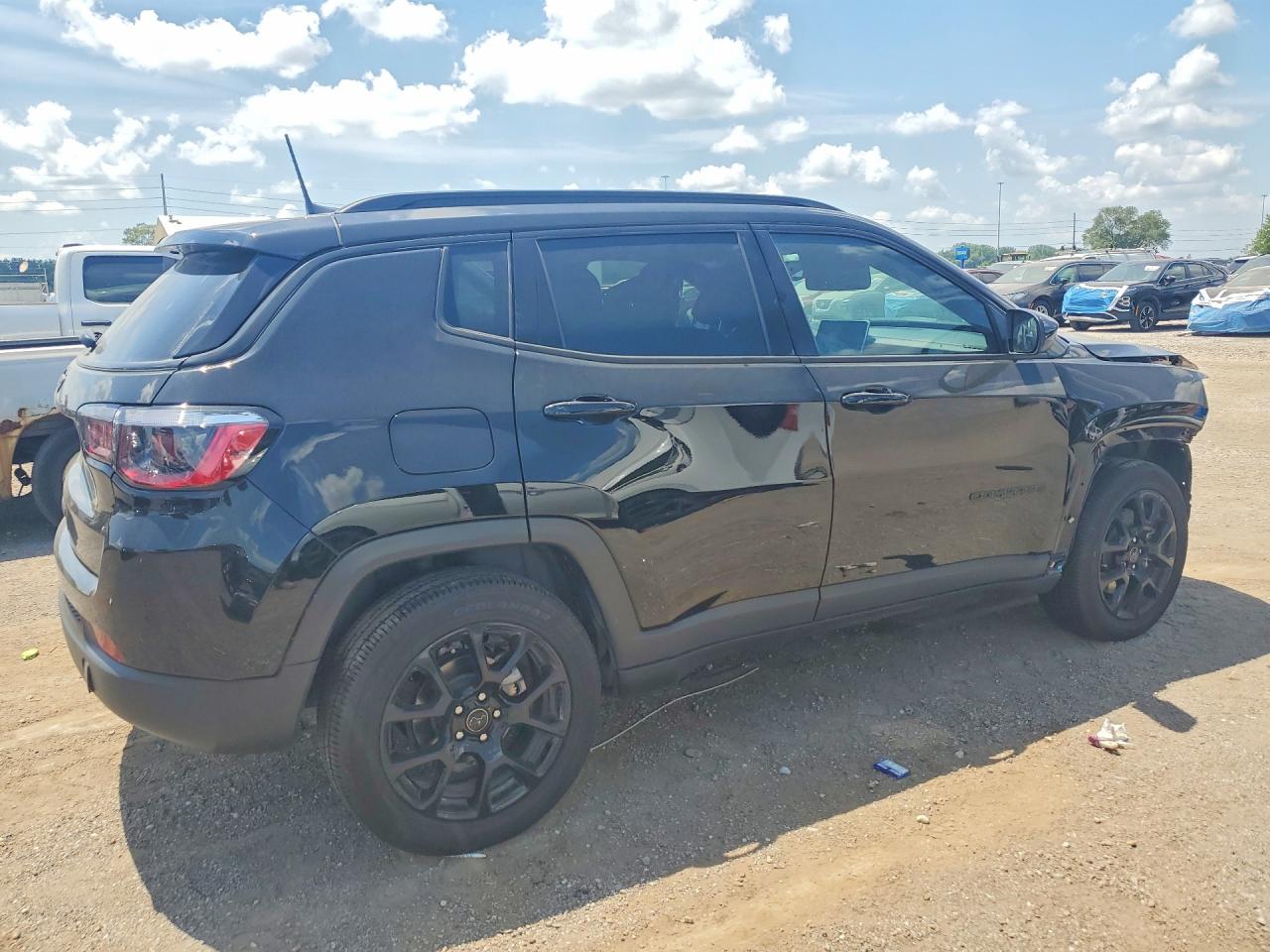 2026 Jeep Compass Latitude Черный vin: 3C4NJDBN2TT159807
