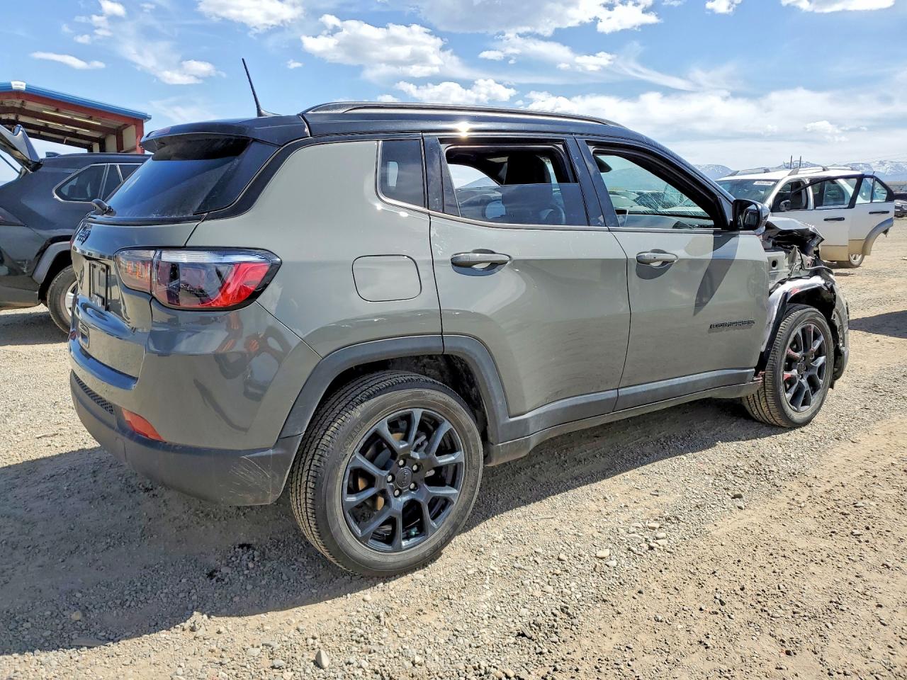 2023 Jeep Compass Latitude Gray vin: 3C4NJDBN3PT545688